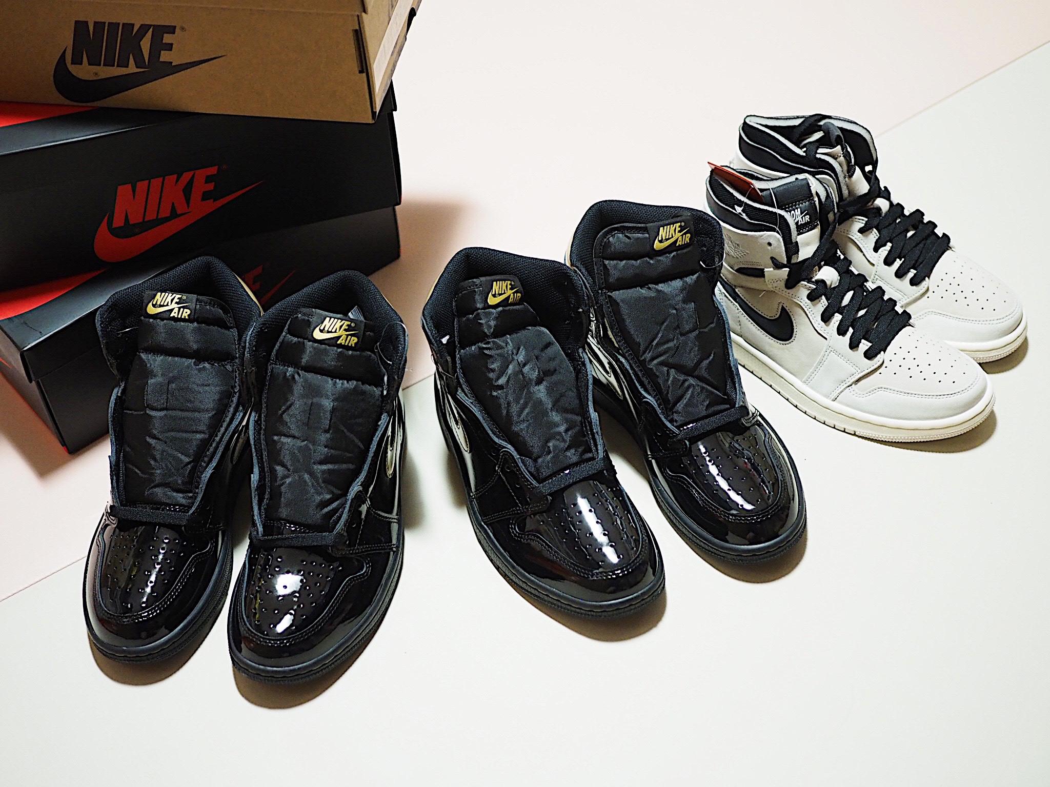 (W) Jordan 1 Zoom Air CMFT Summit Sail, Jordan 1 Retro High OG Metallic Gold 착용 스타일 - 2