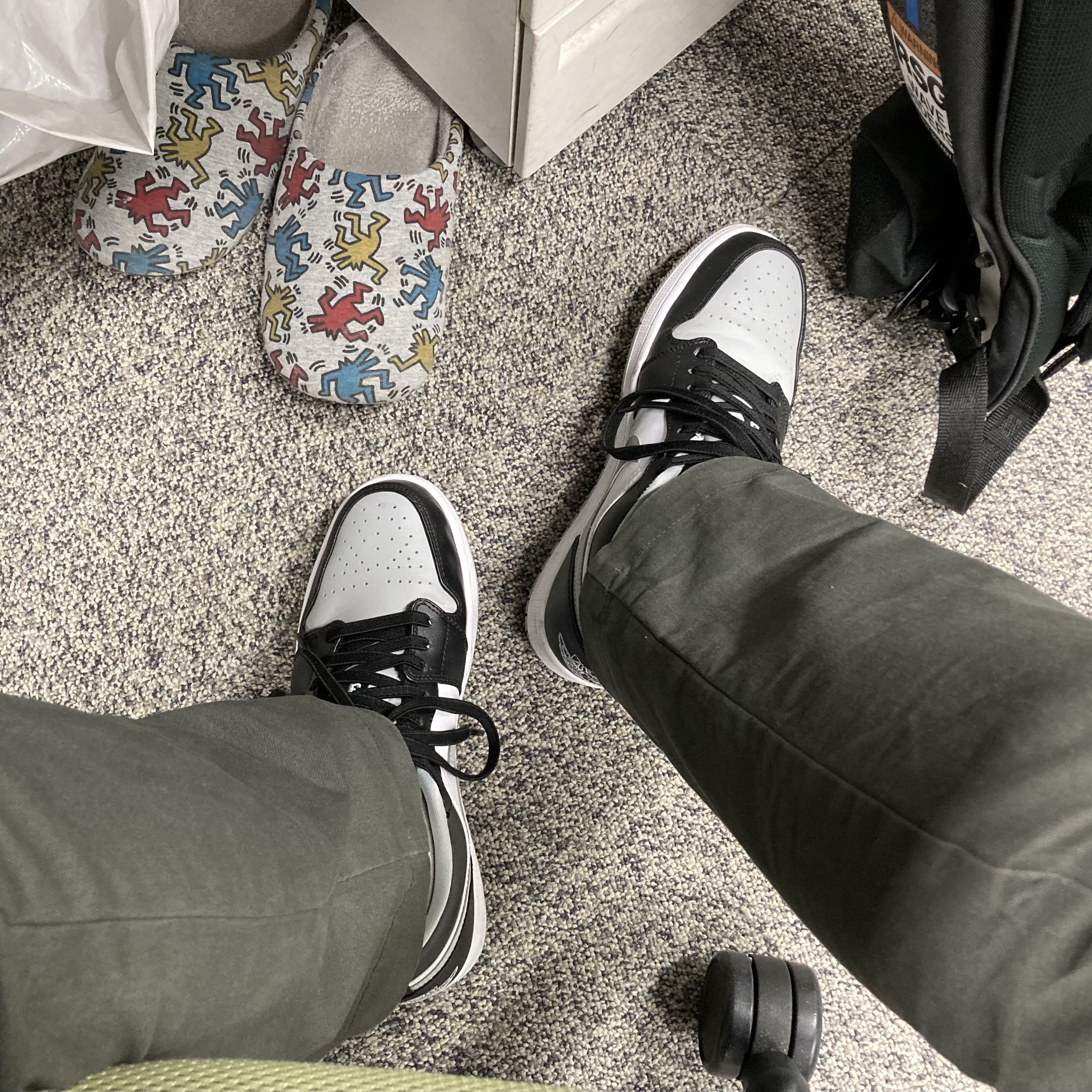 Jordan 1 Low Black Light Smoke Grey 착용 스타일