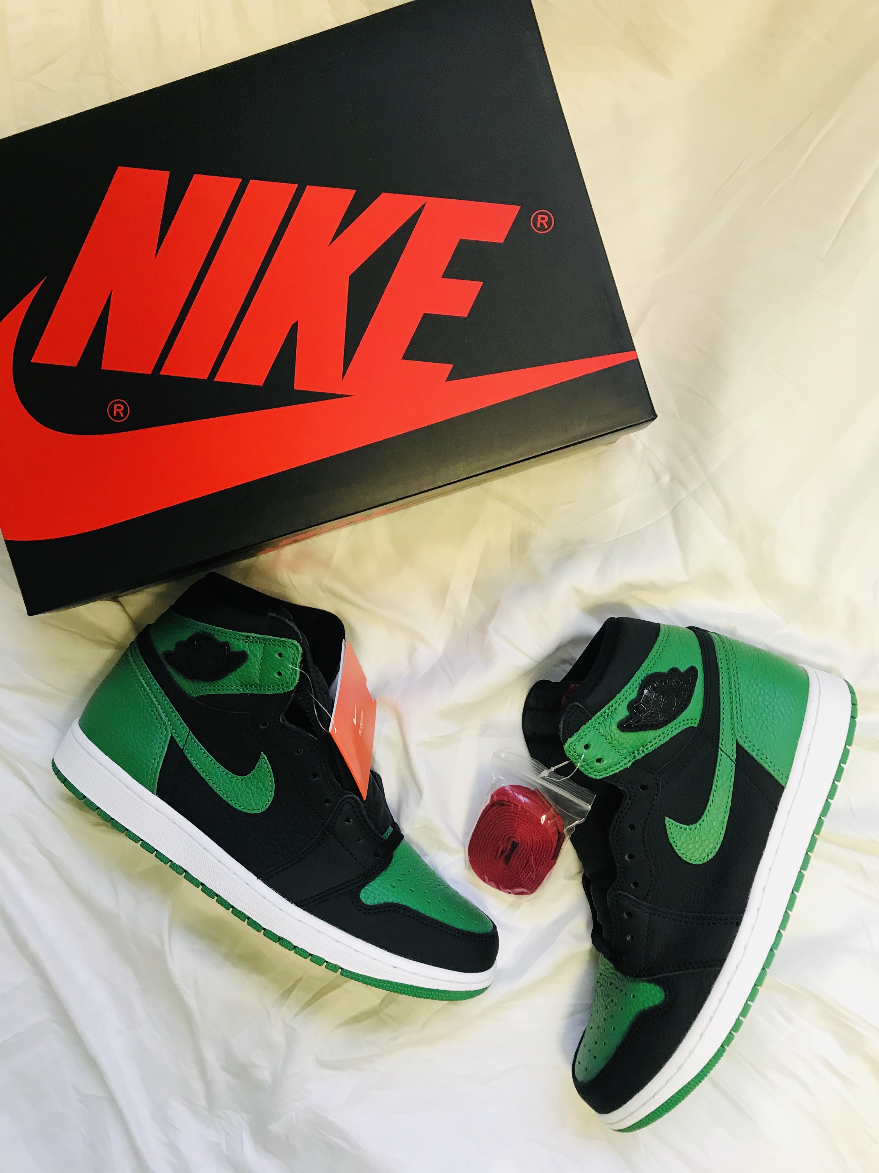 Jordan 1 Retro High OG Pine Green Black 착용 스타일 - 2