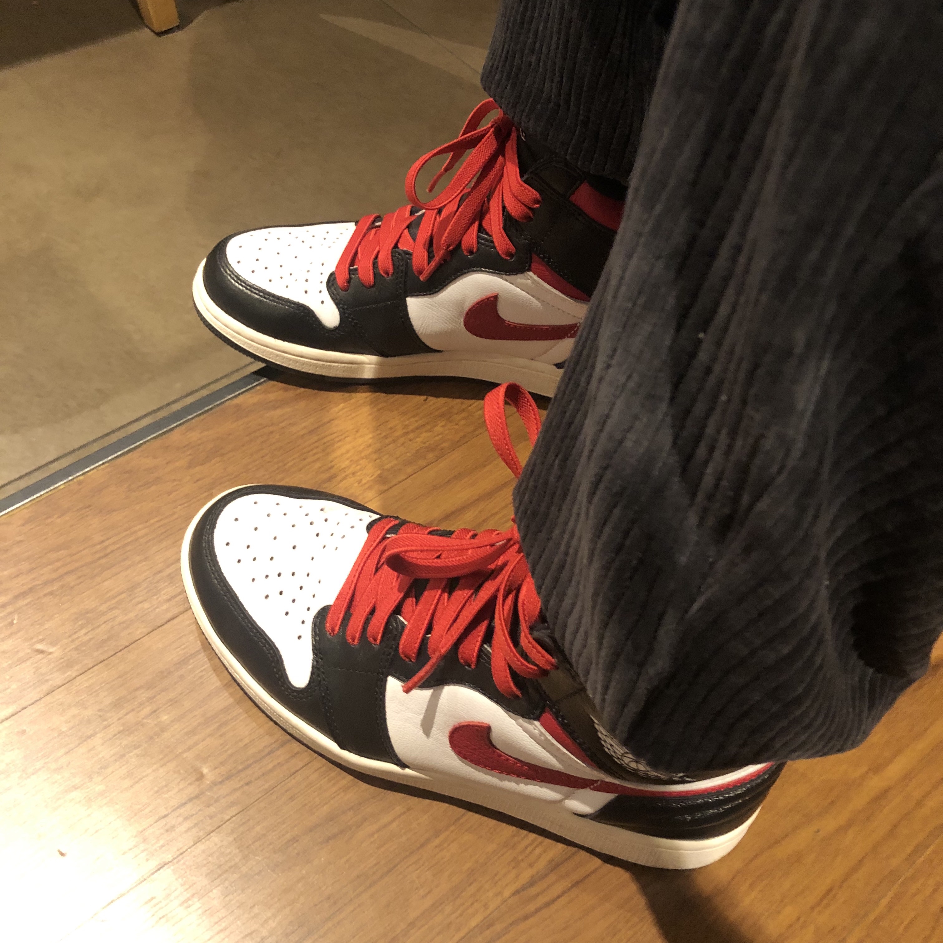 Jordan 1 Retro High OG Gym Red 착용 스타일 - 1