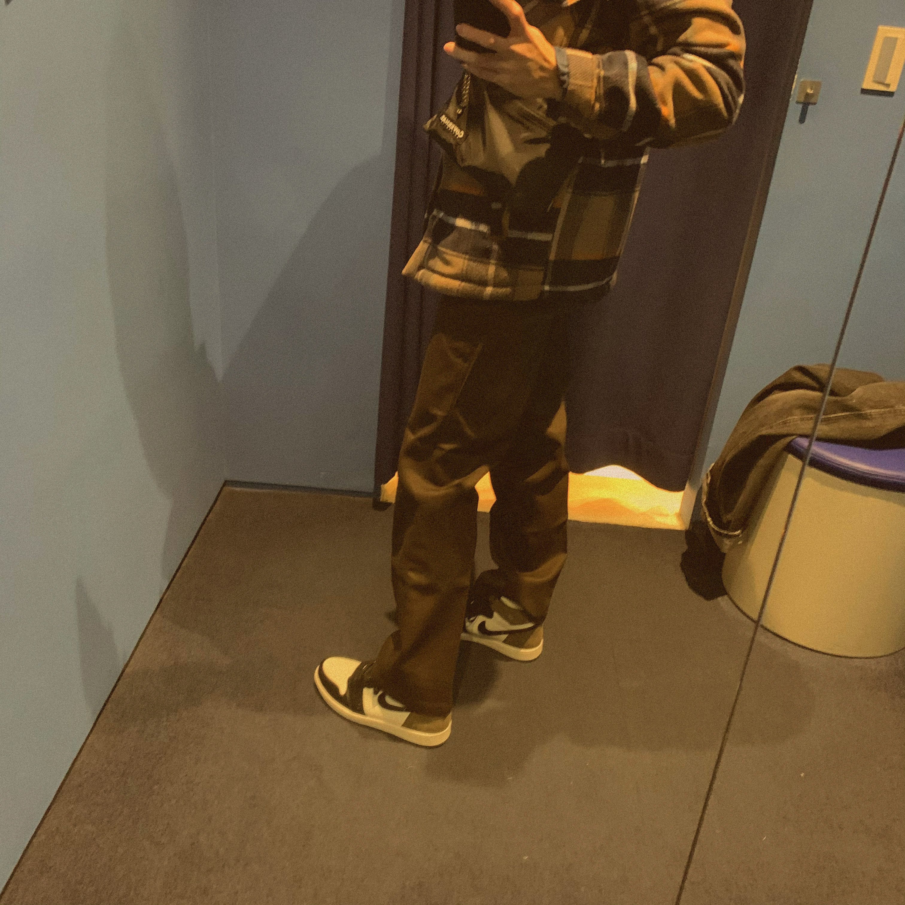 Jordan 1 Retro High OG Black Mocha 착용 스타일