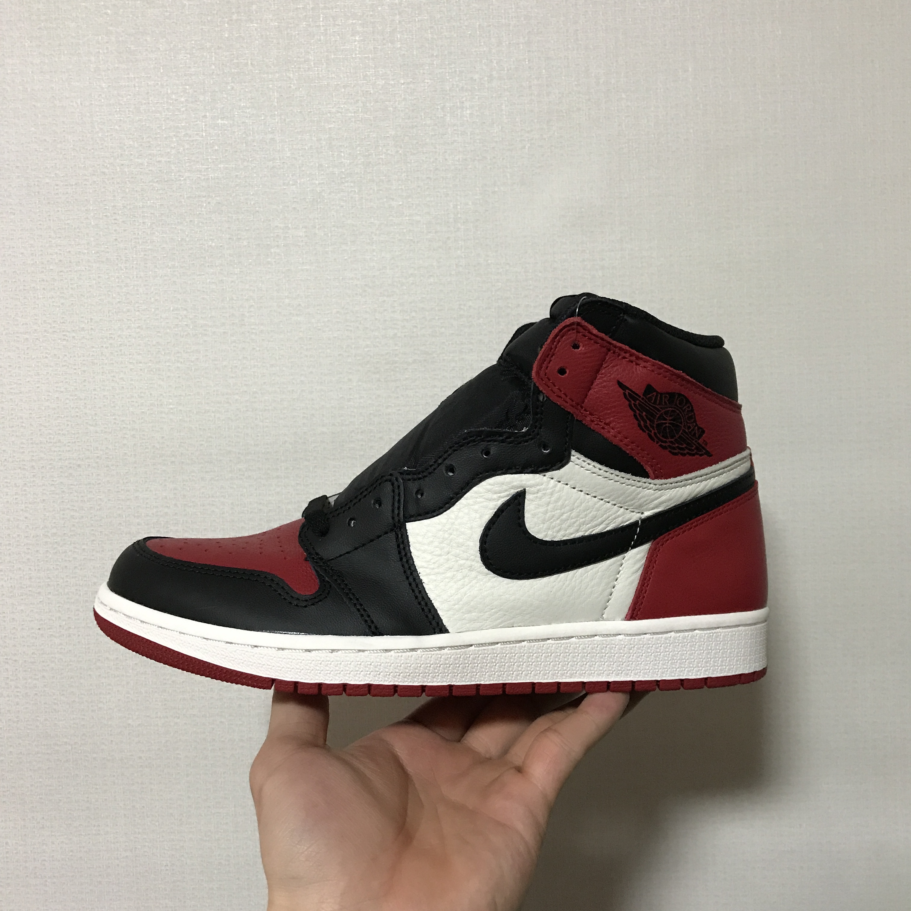 Jordan 1 Retro High OG Bred Toe 착용 스타일 - 1