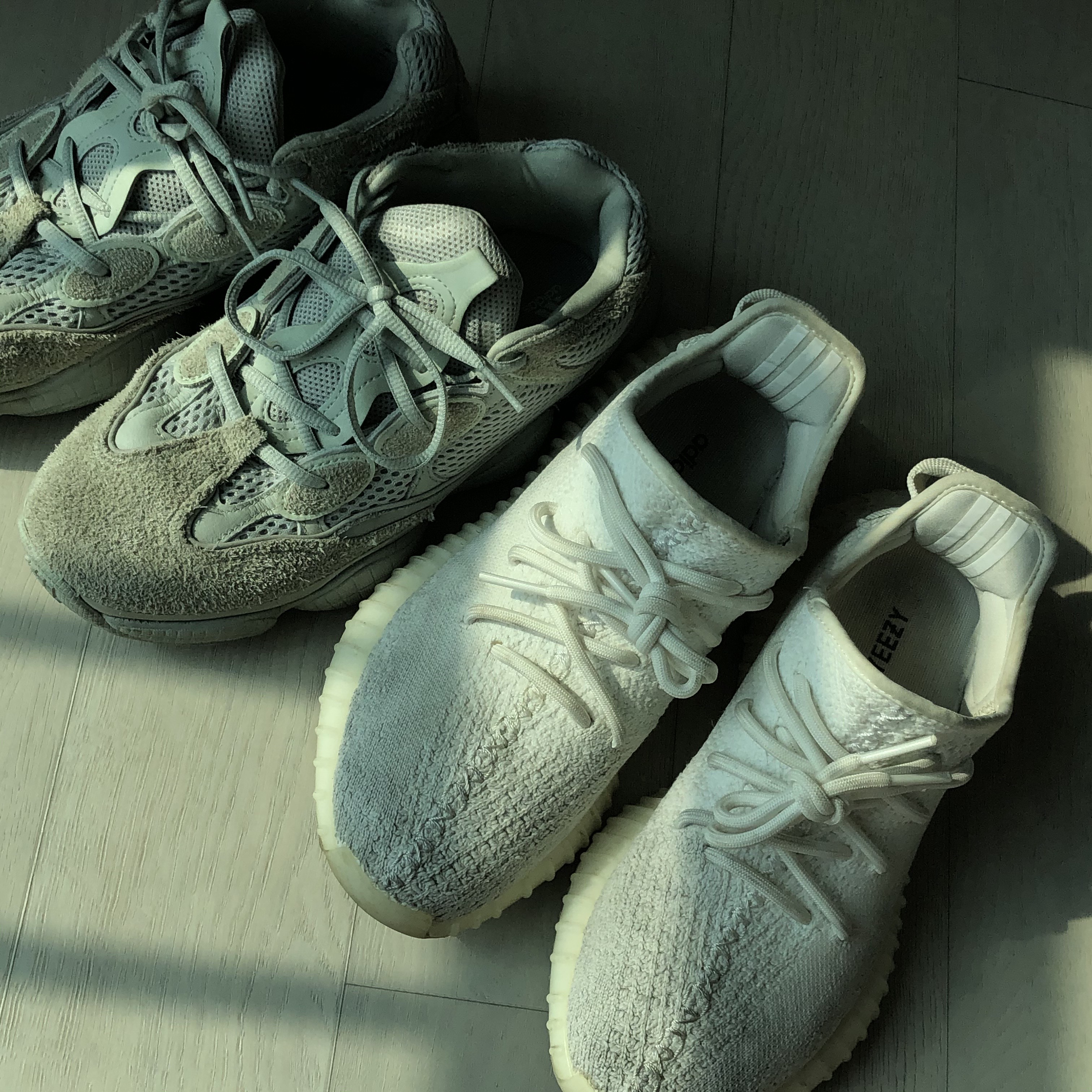 Adidas Yeezy Boost 350 V2 Cream/Triple White, Adidas Yeezy 500 Salt 착용 스타일