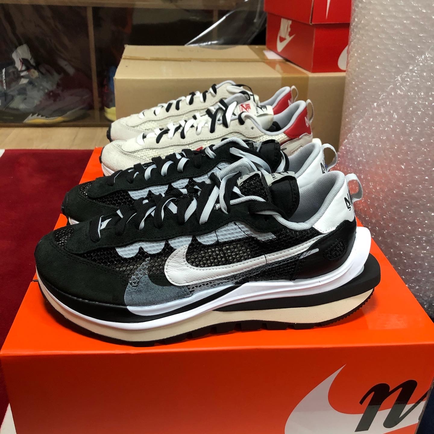 Nike x Sacai VaporWaffle Black White, Nike x Sacai VaporWaffle Royal Fuchsia 착용 스타일 - 2