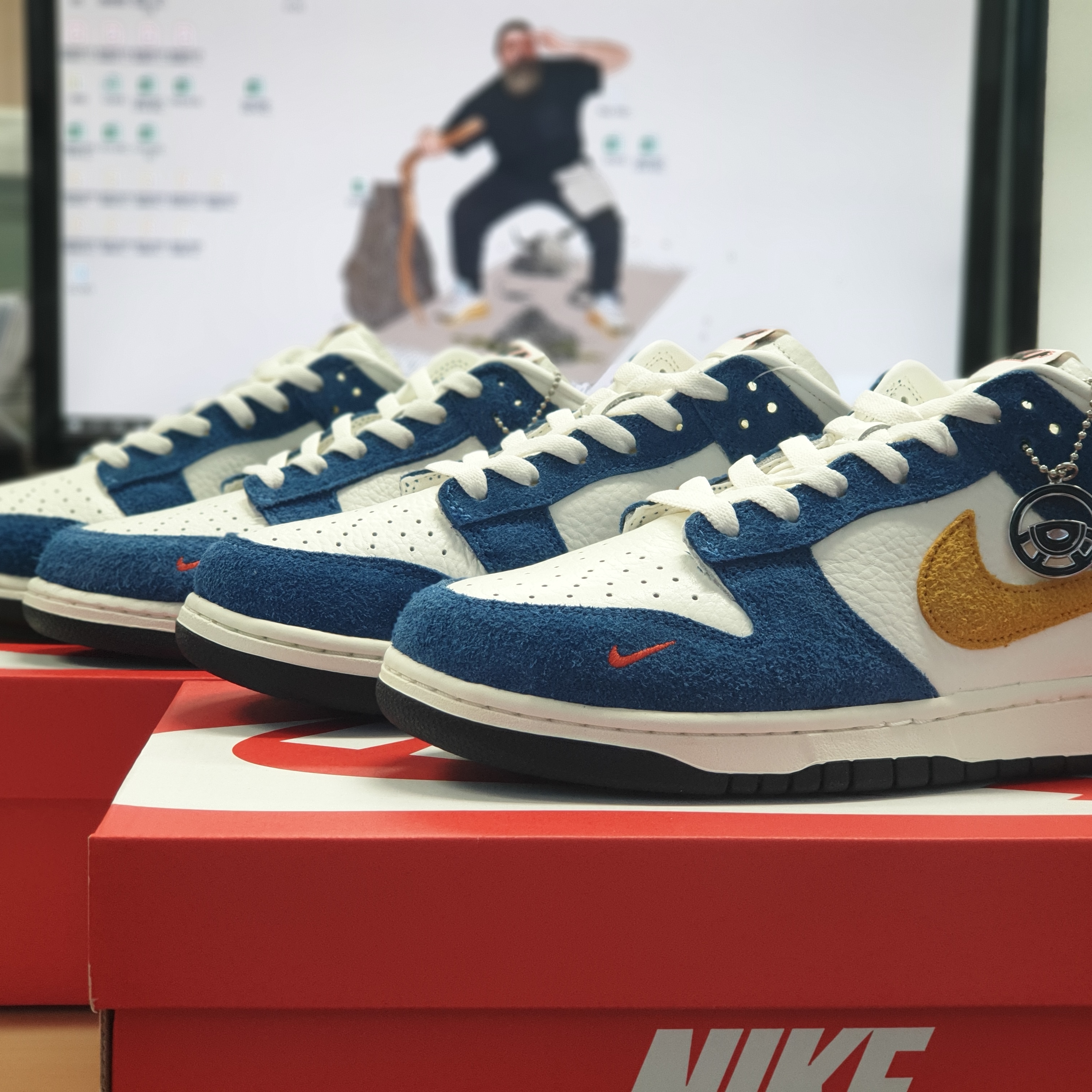 Nike x Kasina Dunk Low 80's Bus 착용 스타일