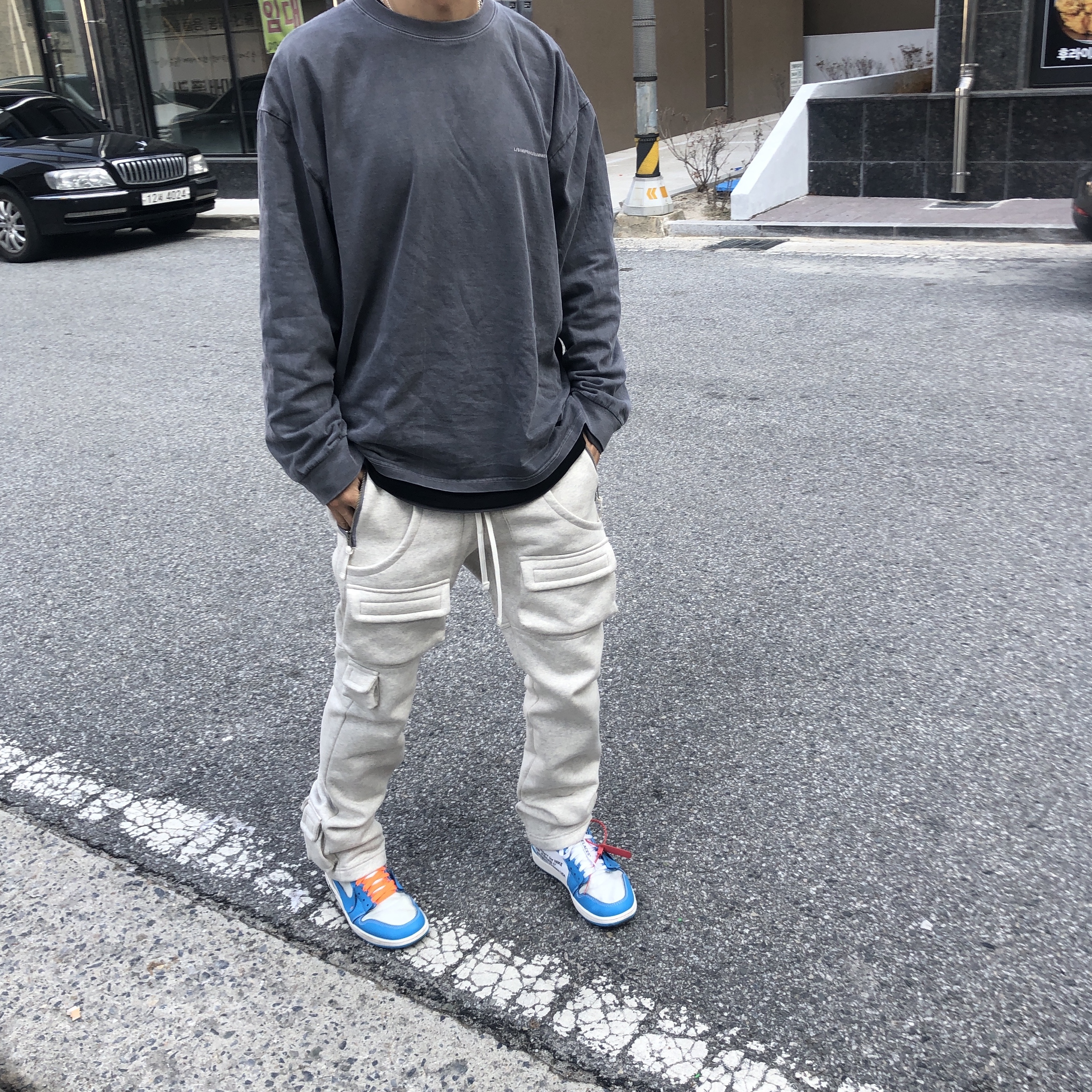 Jordan 1 x Off-White Retro High University Blue 착용 스타일