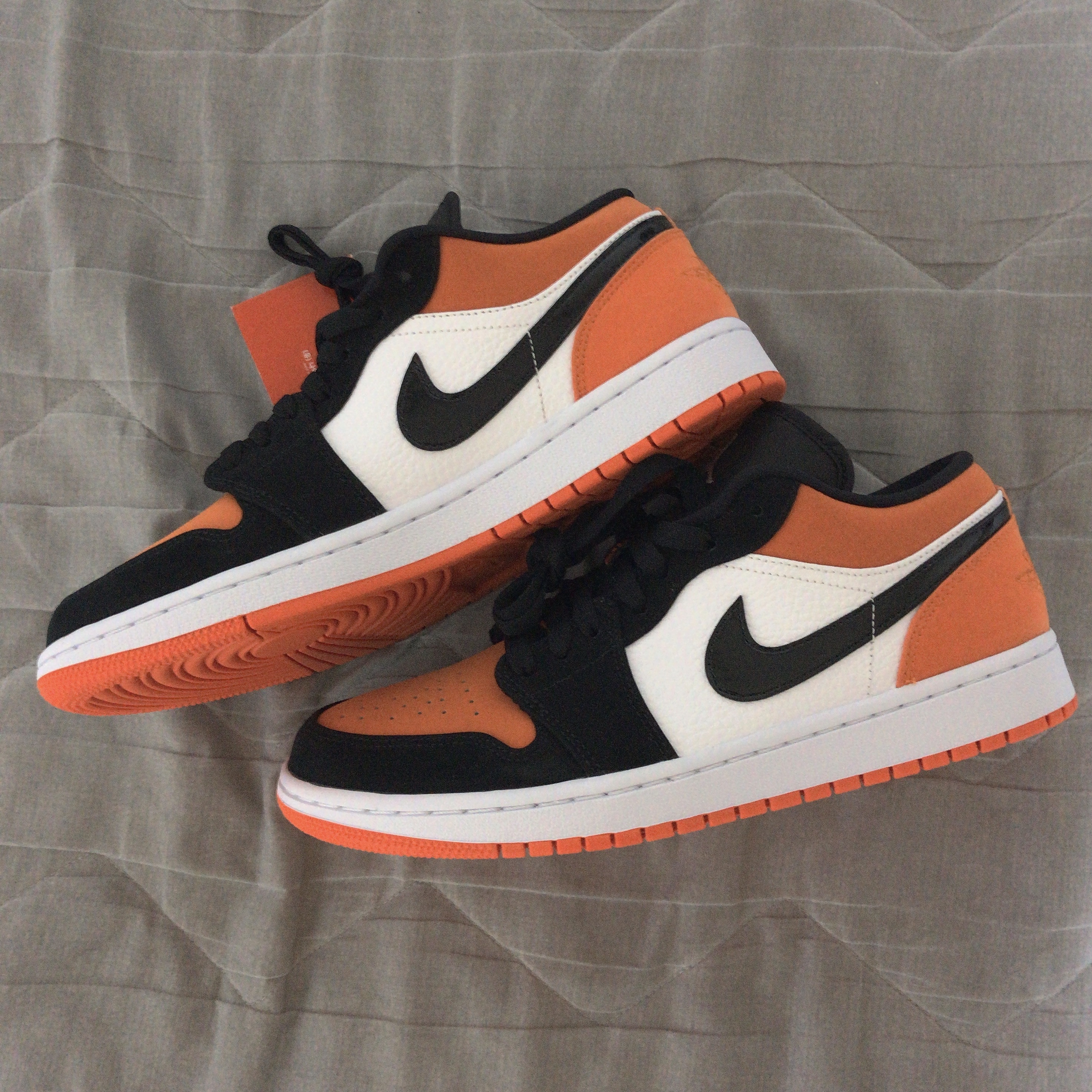 Jordan 1 Low Shattered Backboard 착용 스타일