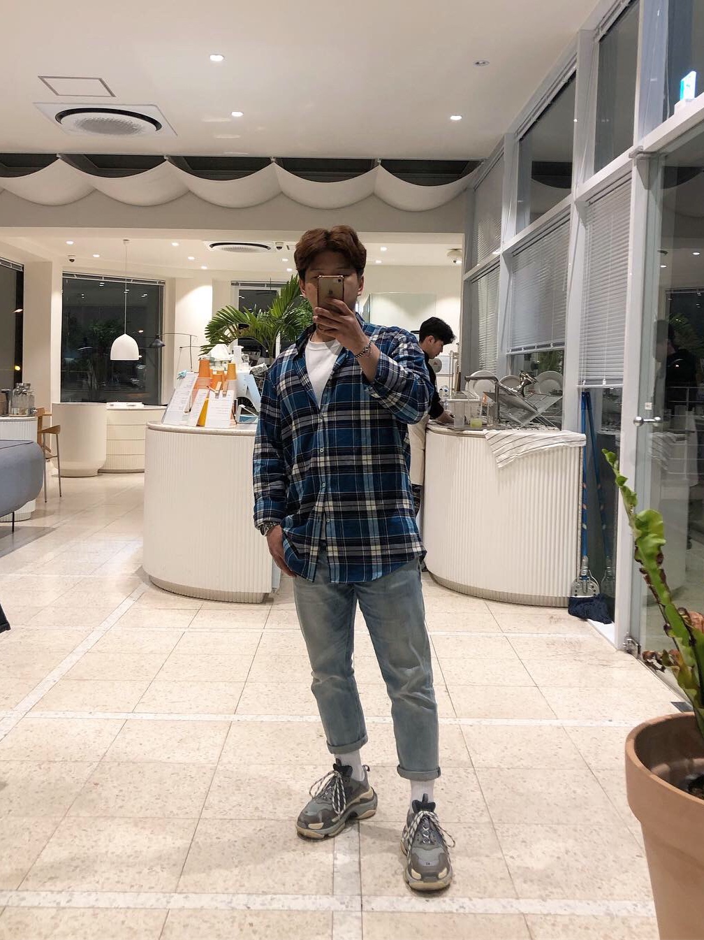 Balenciaga Triple S Split Brack Grey 2018 착용 스타일