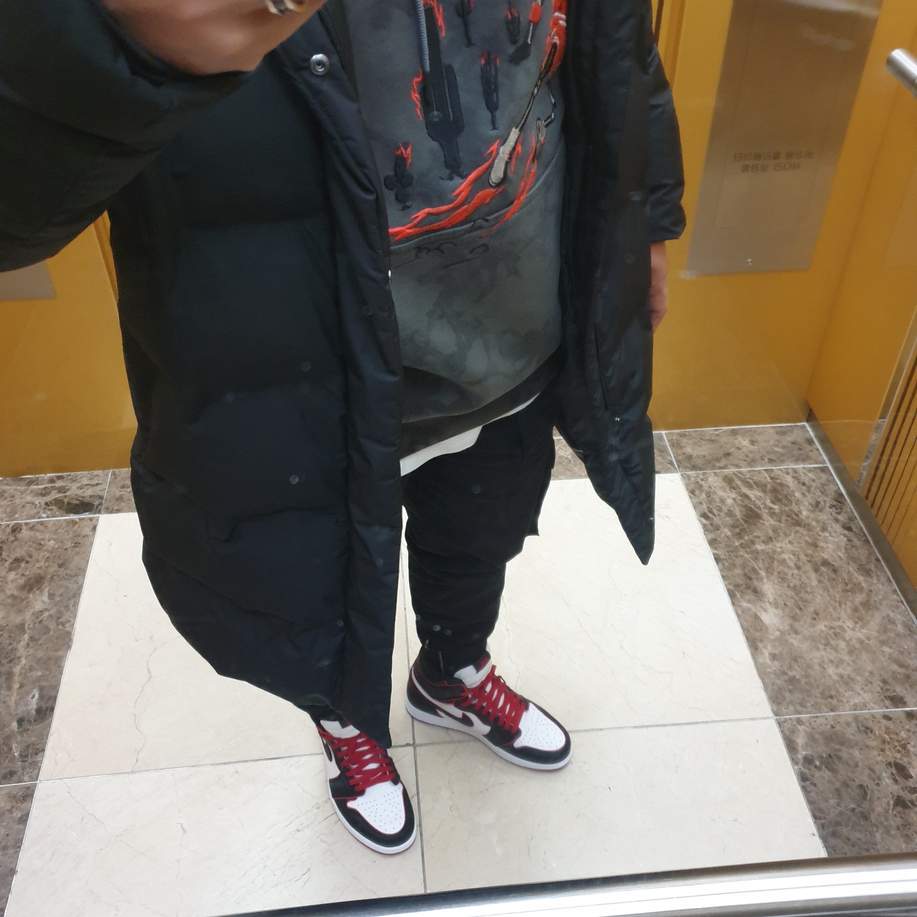 Jordan 1 Retro High OG Bloodline 착용 스타일