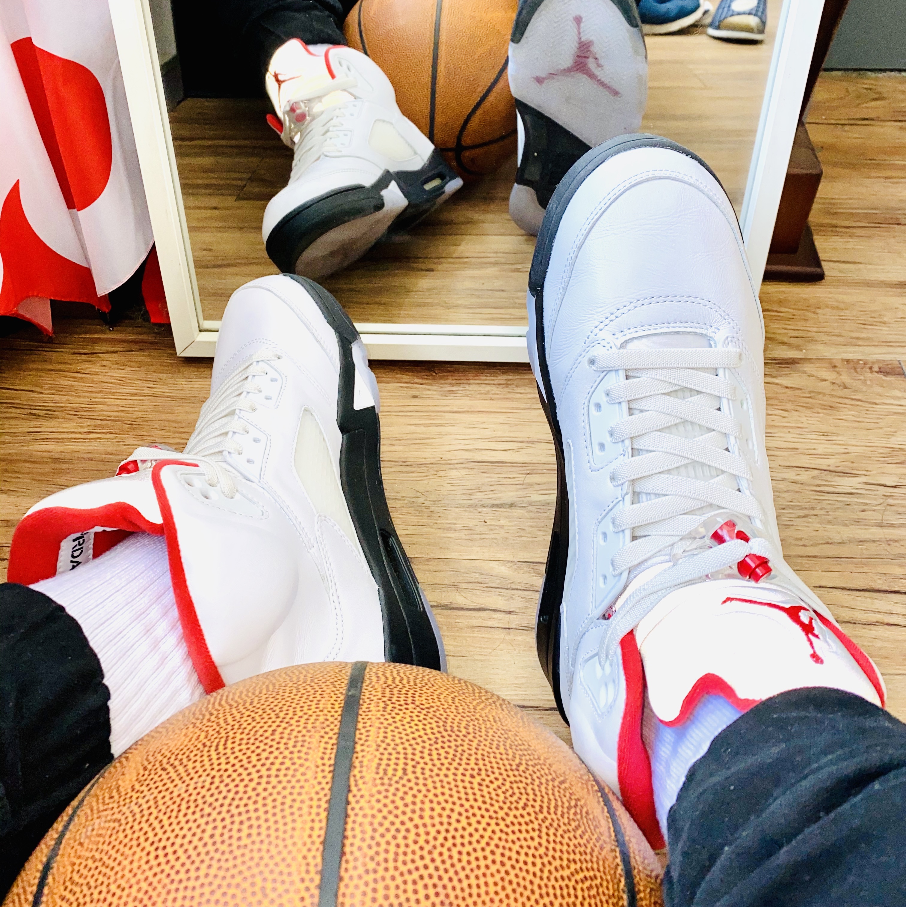 Jordan 5 Retro Fire Red Silver Tongue 2020 착용 스타일