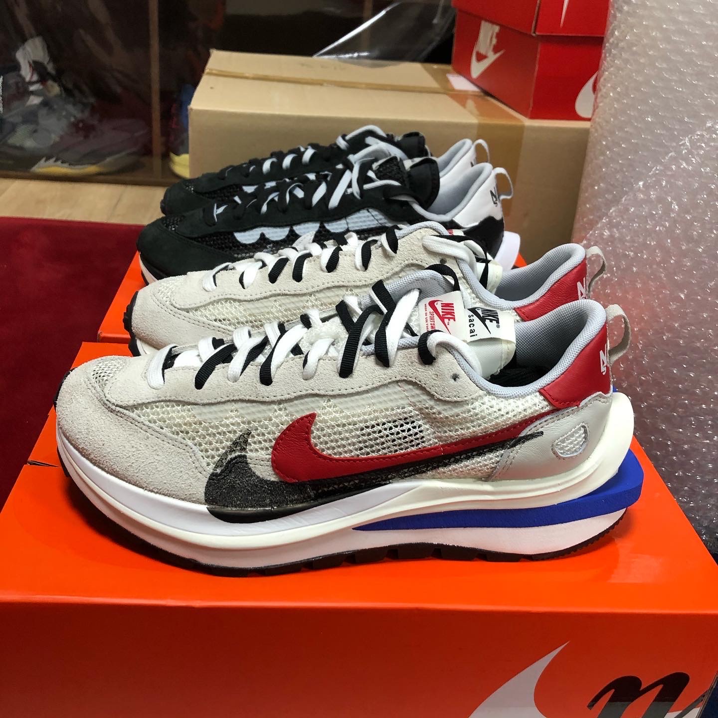 Nike x Sacai VaporWaffle Black White, Nike x Sacai VaporWaffle Royal Fuchsia 착용 스타일 - 1