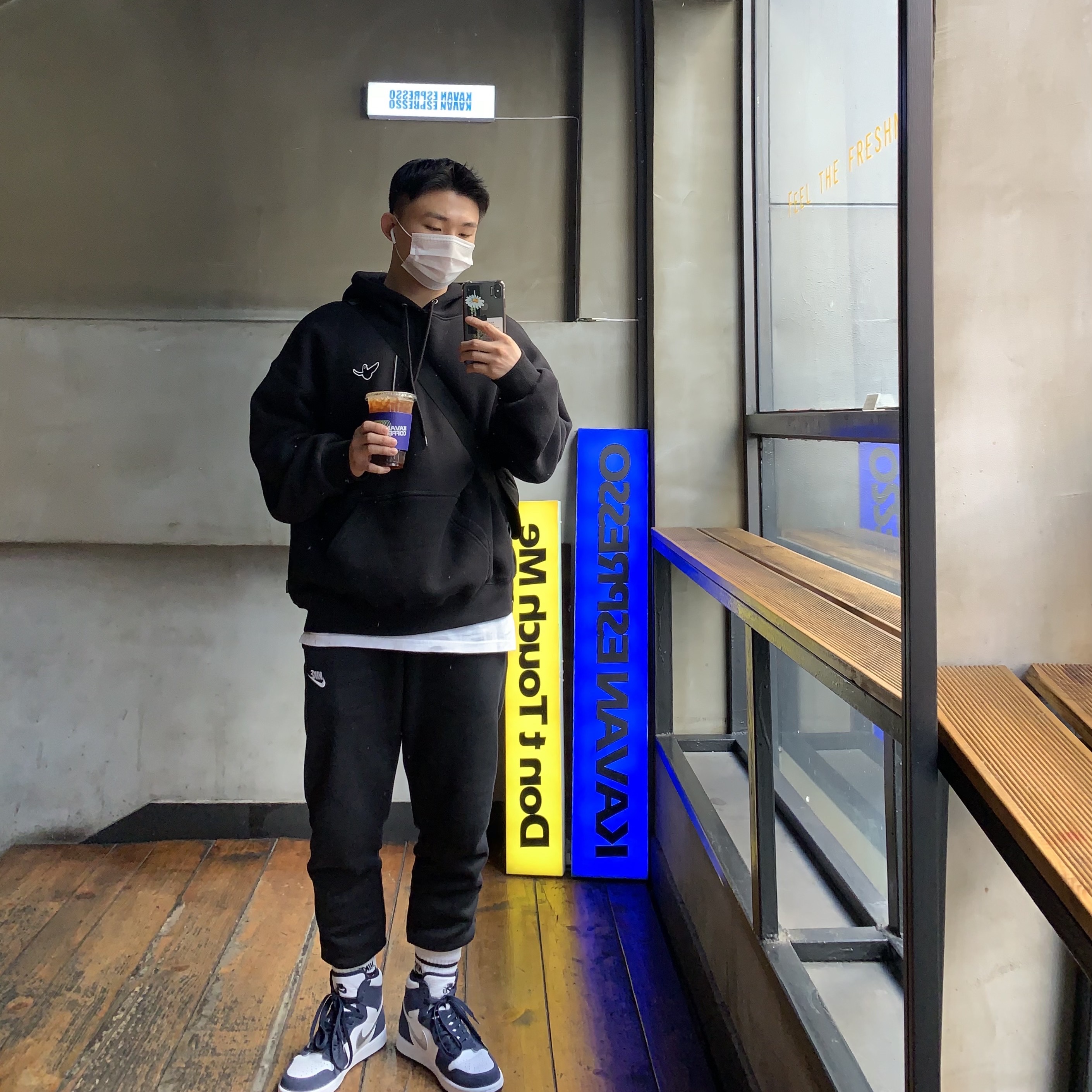 Jordan 1 Retro High OG CO.JP Midnight Navy 착용 스타일