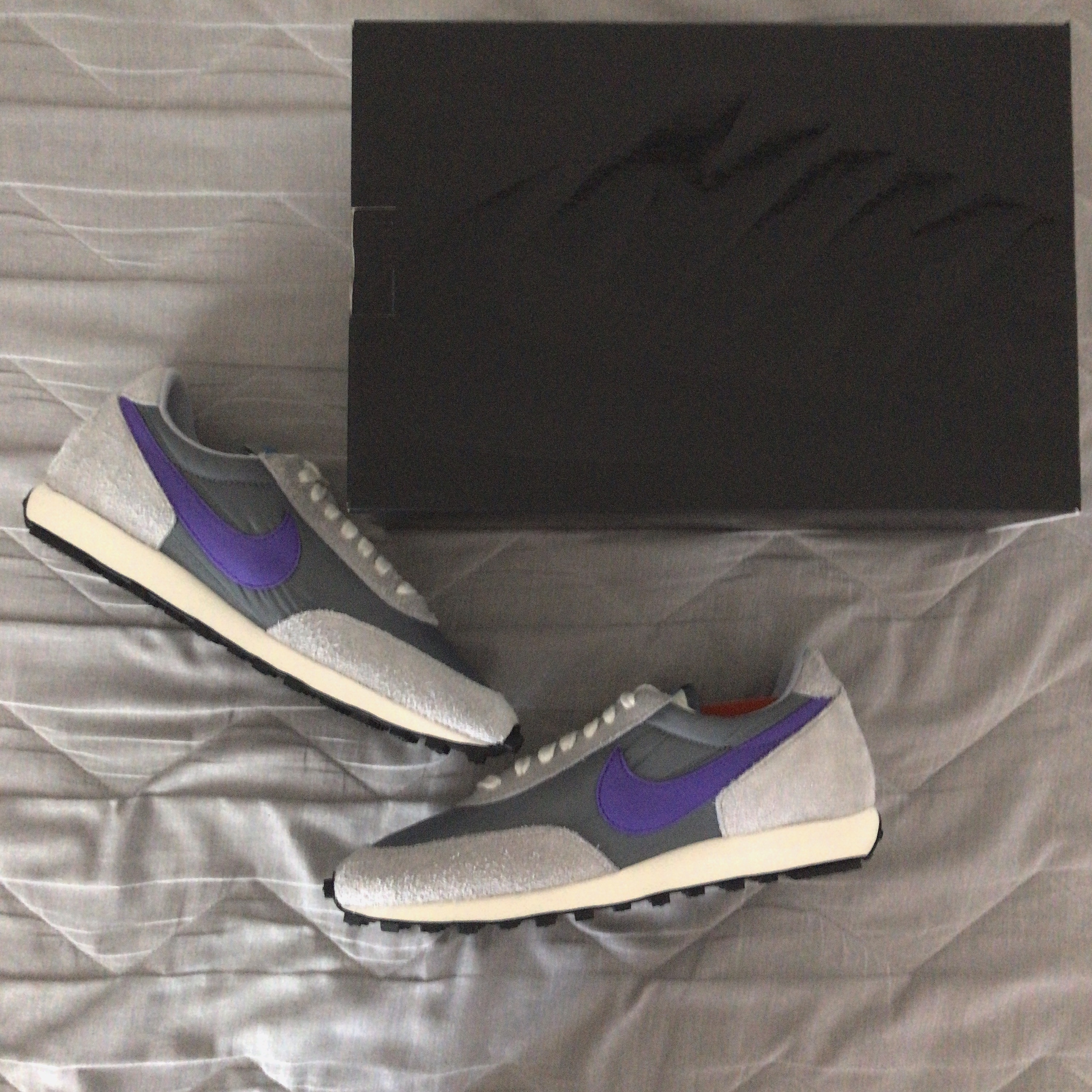 Nike Daybreak SP Cool Grey Hyper Grape 착용 스타일 - 1