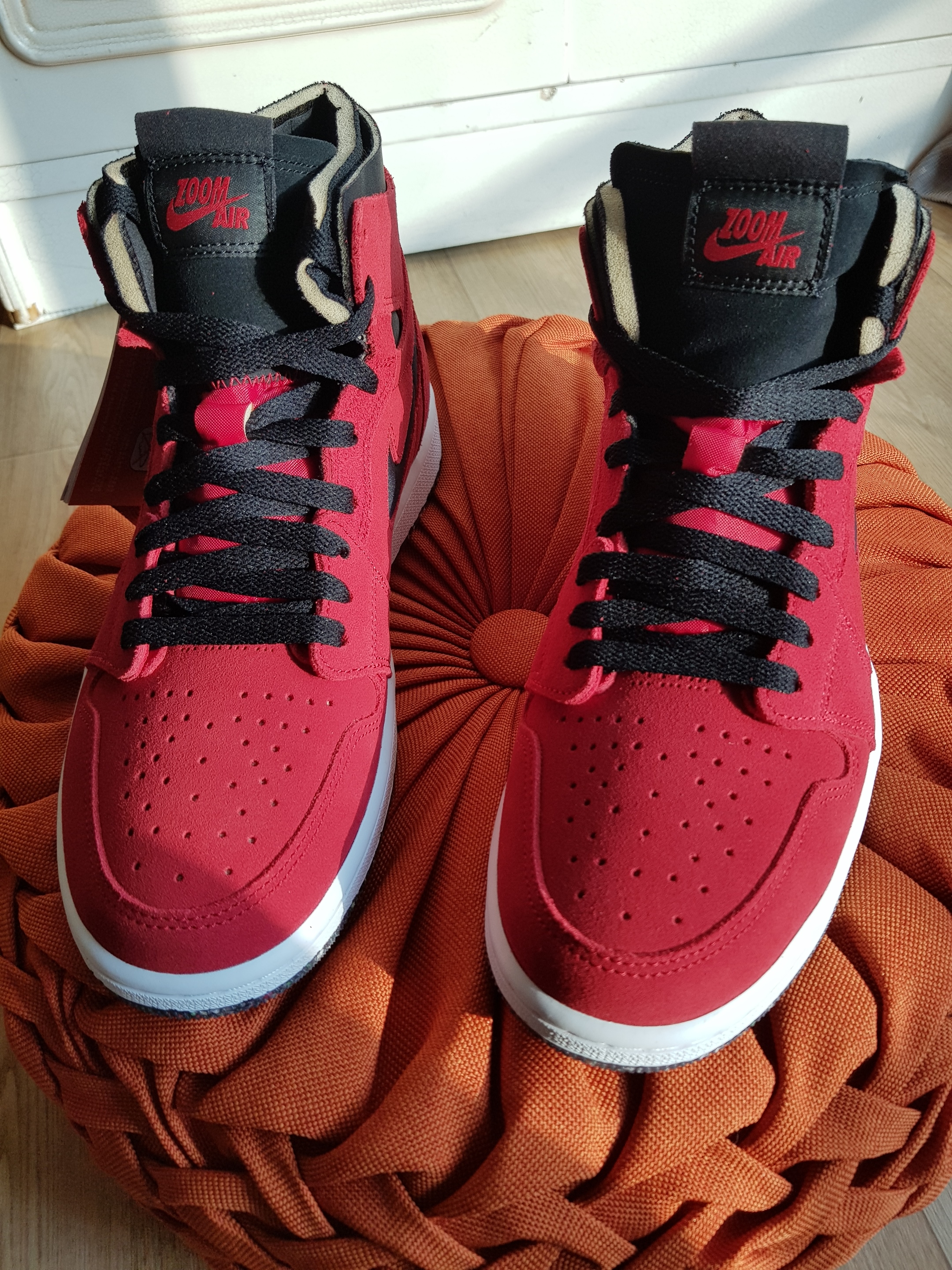 Jordan 1 Zoom Air CMFT Gym Red 착용 스타일 - 3