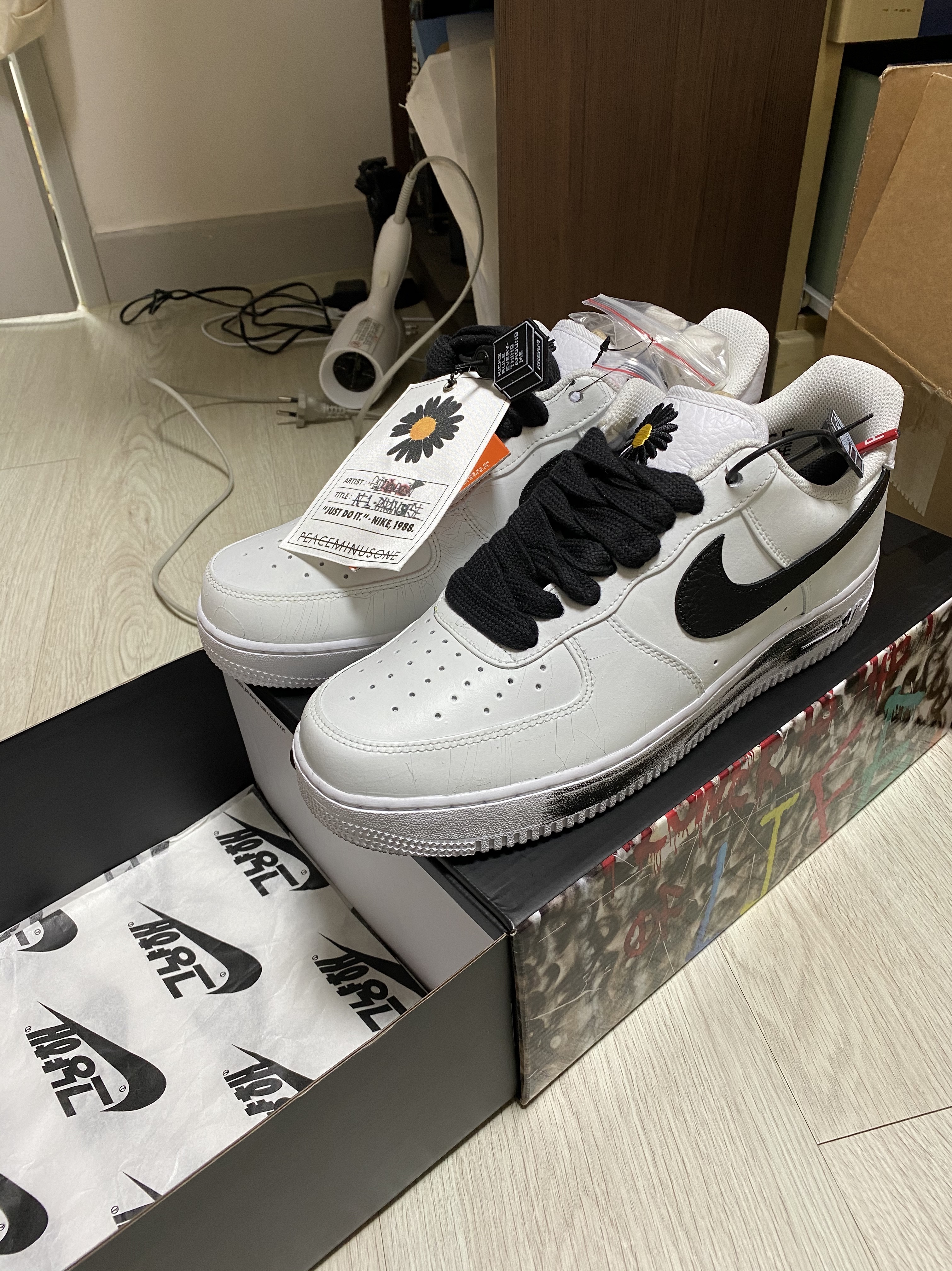 Nike x Peaceminusone Air Force 1 Low Para-Noise 2.0, Nike x Stussy Air Zoom Spiridon Cage 2 Black 착용 스타일 - 1