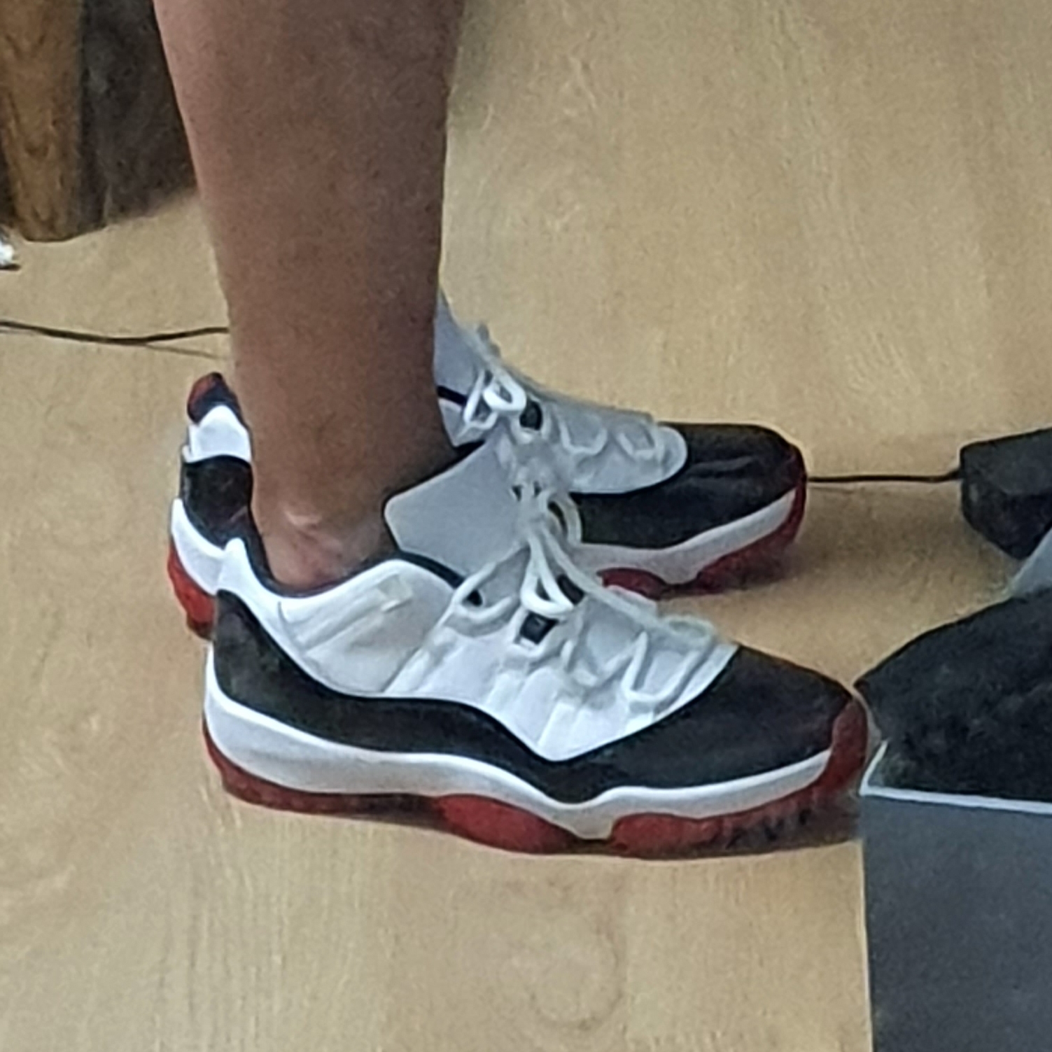 Jordan 11 Retro Low Concord Bred 착용 스타일