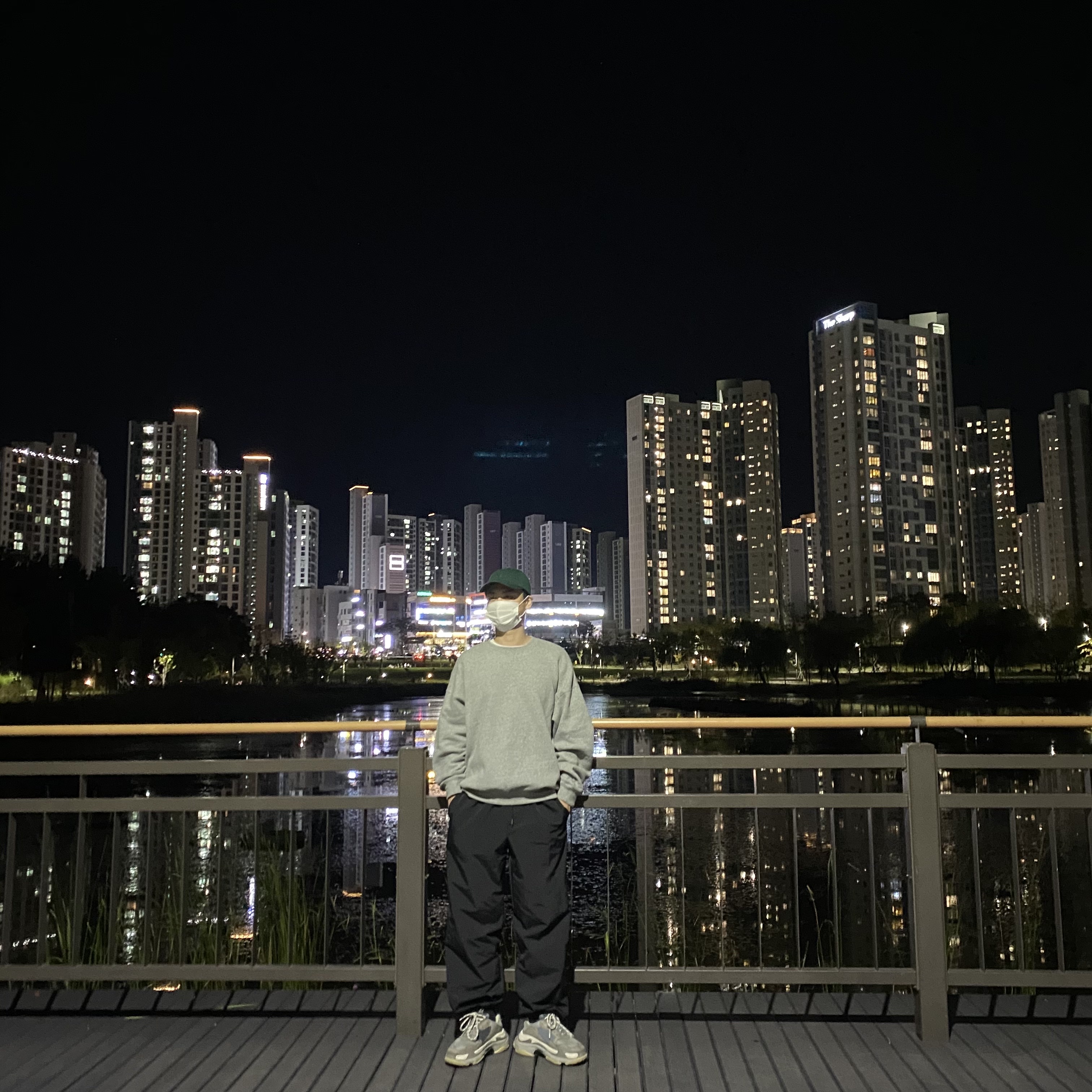 Balenciaga Triple S Split Brack Grey 2018 착용 스타일