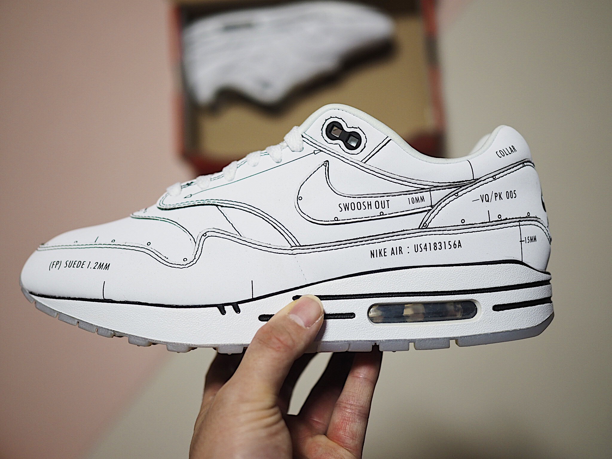 Nike Air Max 1 Tinker Sketch to Shelf White 착용 스타일 - 5