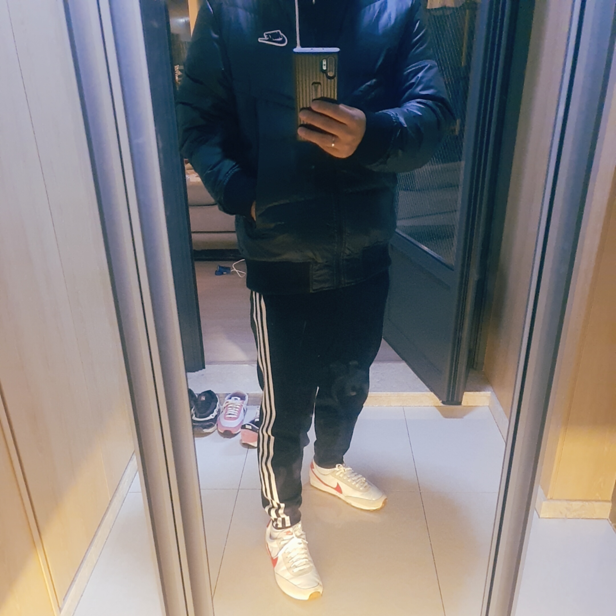 (W) Nike Daybreak Summit White University Red 착용 스타일 - 3