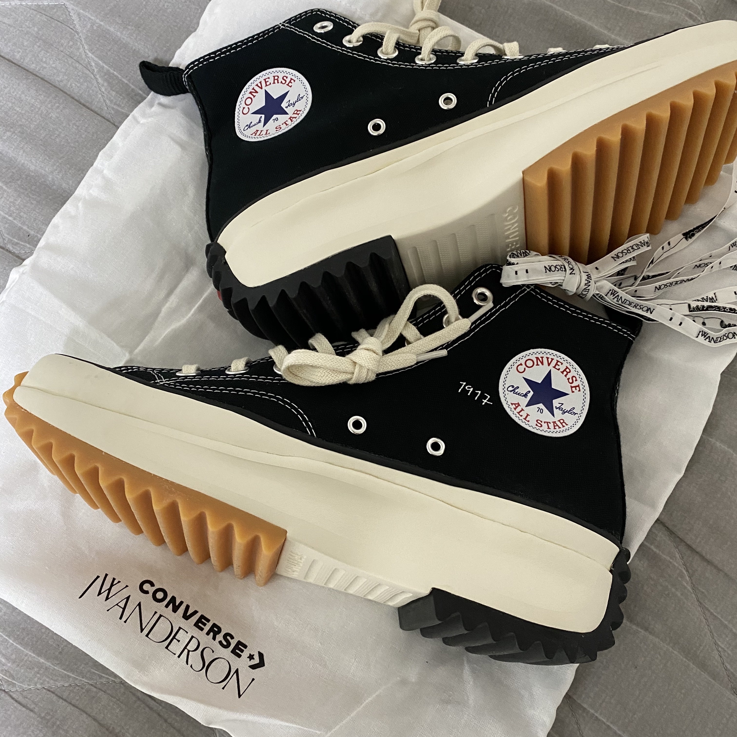 Converse x JW Anderson Run Star Hike Hi Black 착용 스타일