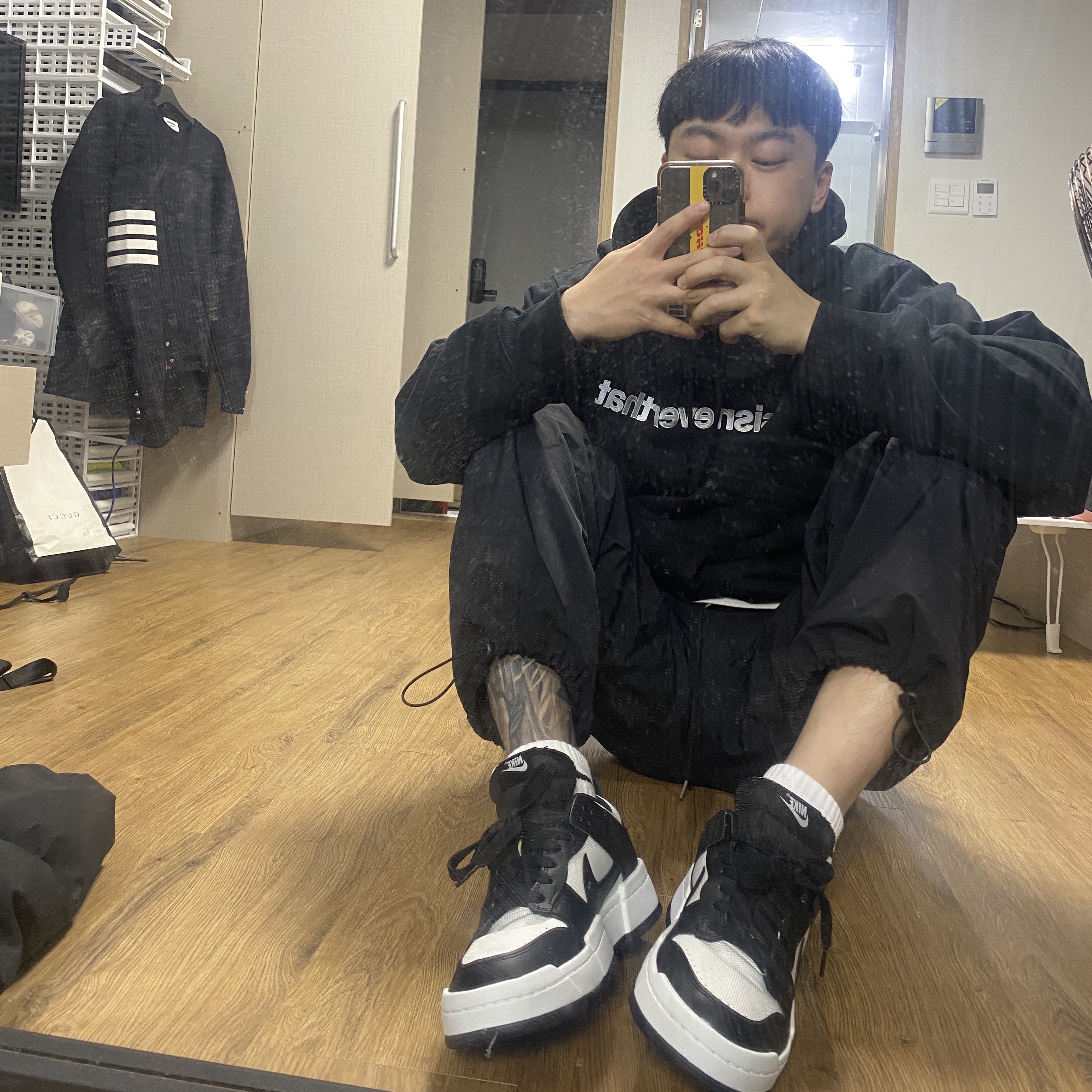 (W) Nike Dunk Low Disrupt Black White 착용 스타일
