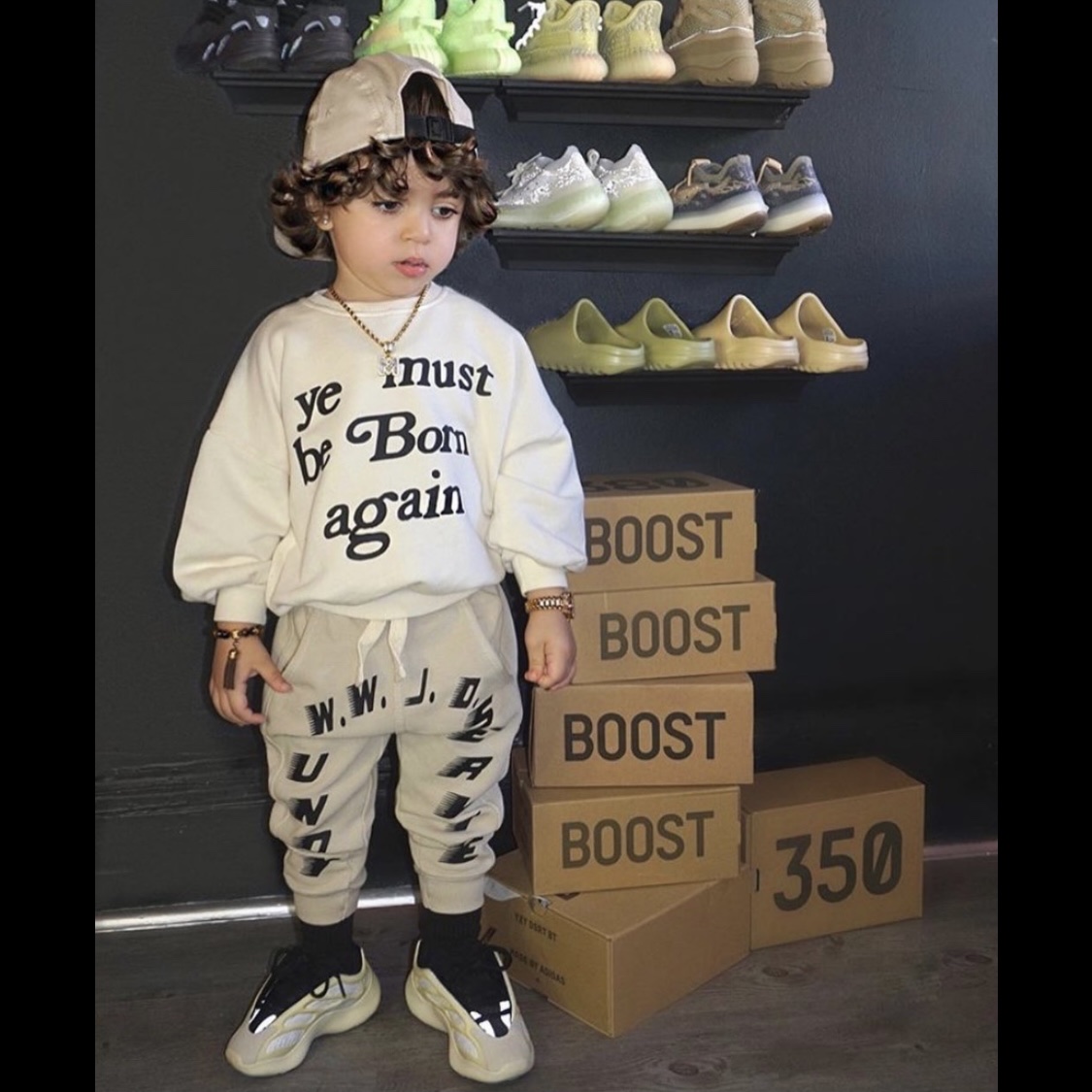 (Kids) Adidas Yeezy Slide Resin, (Kids) Adidas Yeezy Slide Earth Brown 착용 스타일