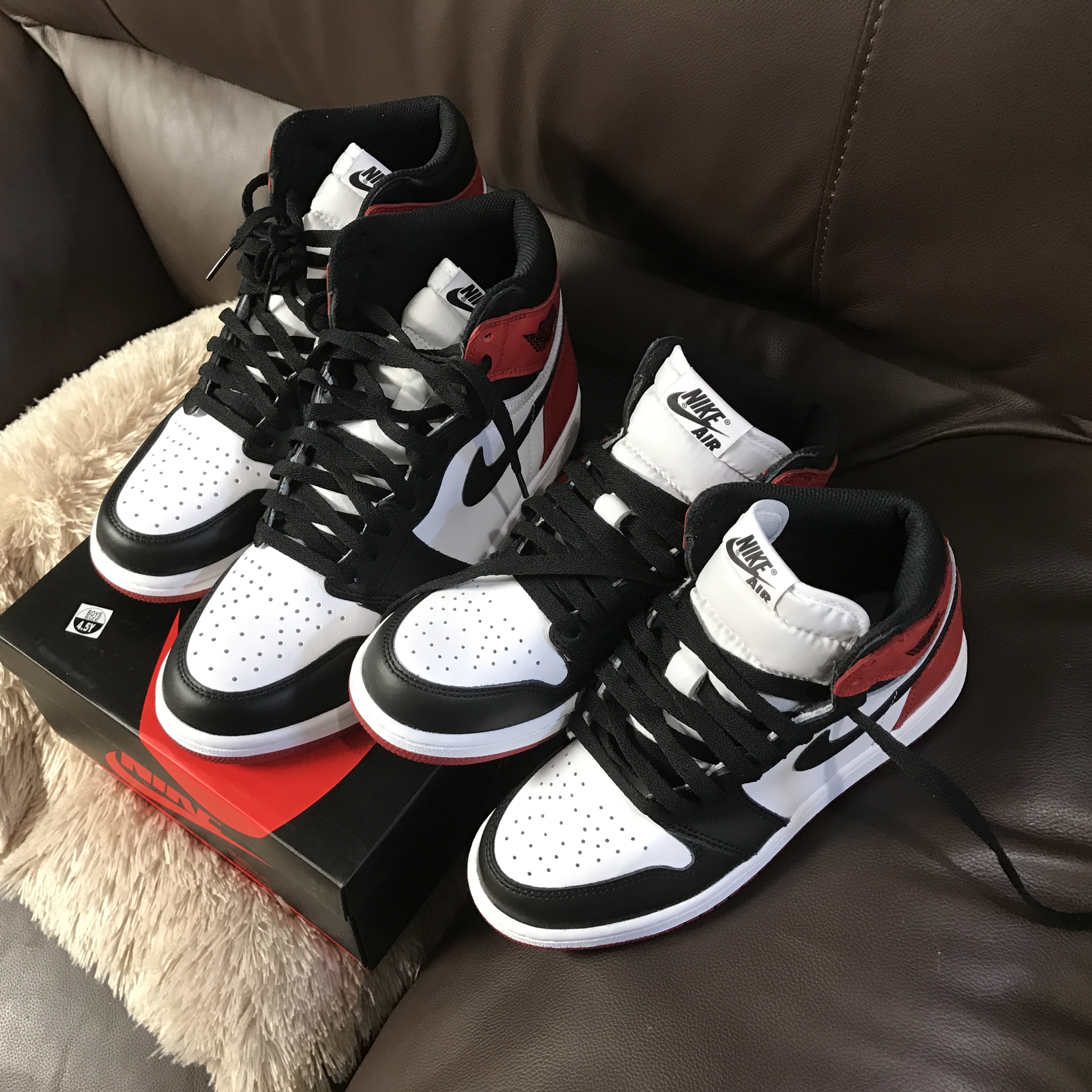 Jordan 1 Retro High OG Black Toe 2016, (GS) Jordan 1 Retro High OG Black Toe 2016 착용 스타일