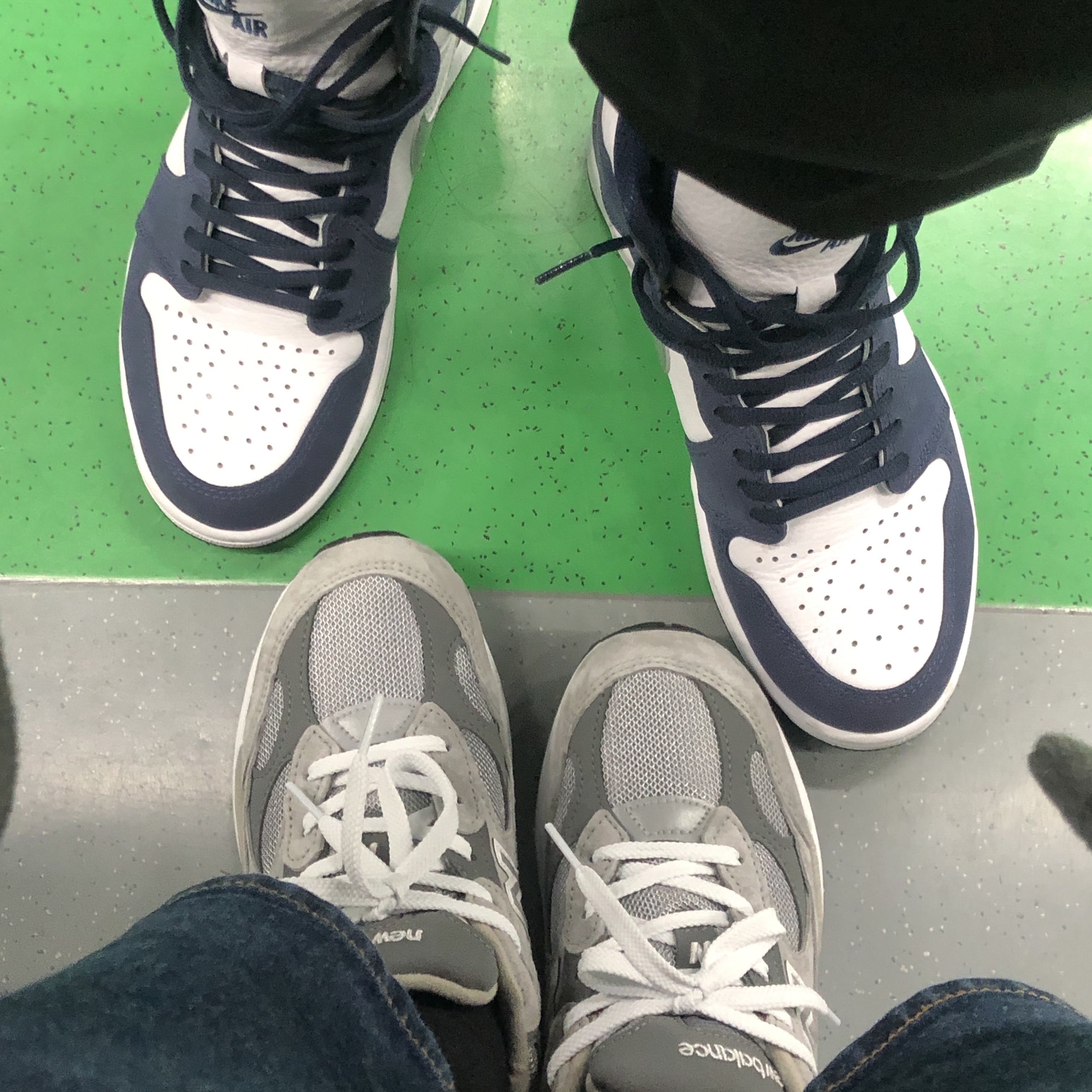 New Balance 992 Made in USA Grey - D Standard, Jordan 1 Retro High OG CO.JP Midnight Navy 착용 스타일