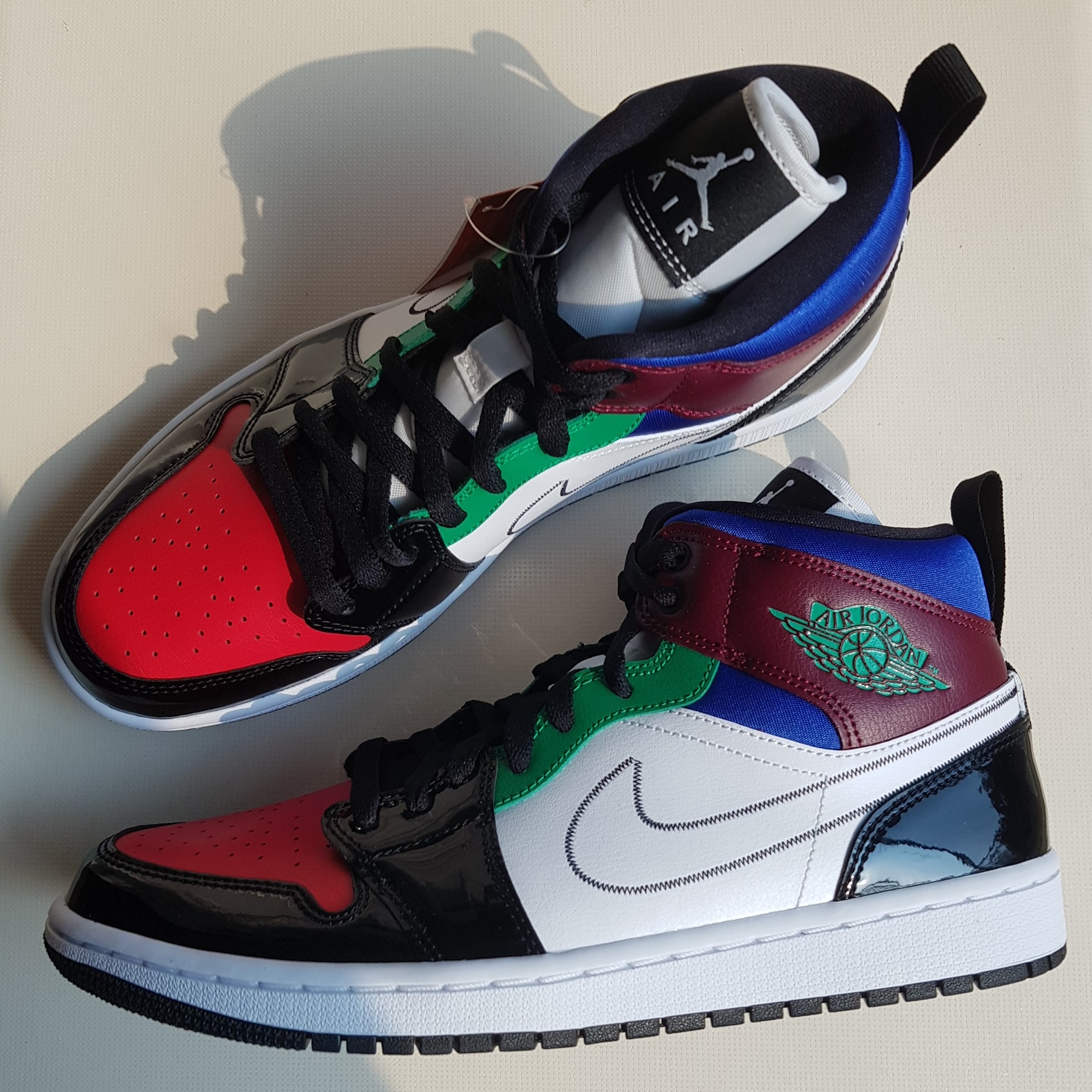 (W) Jordan 1 Mid SE Multi-Color 착용 스타일