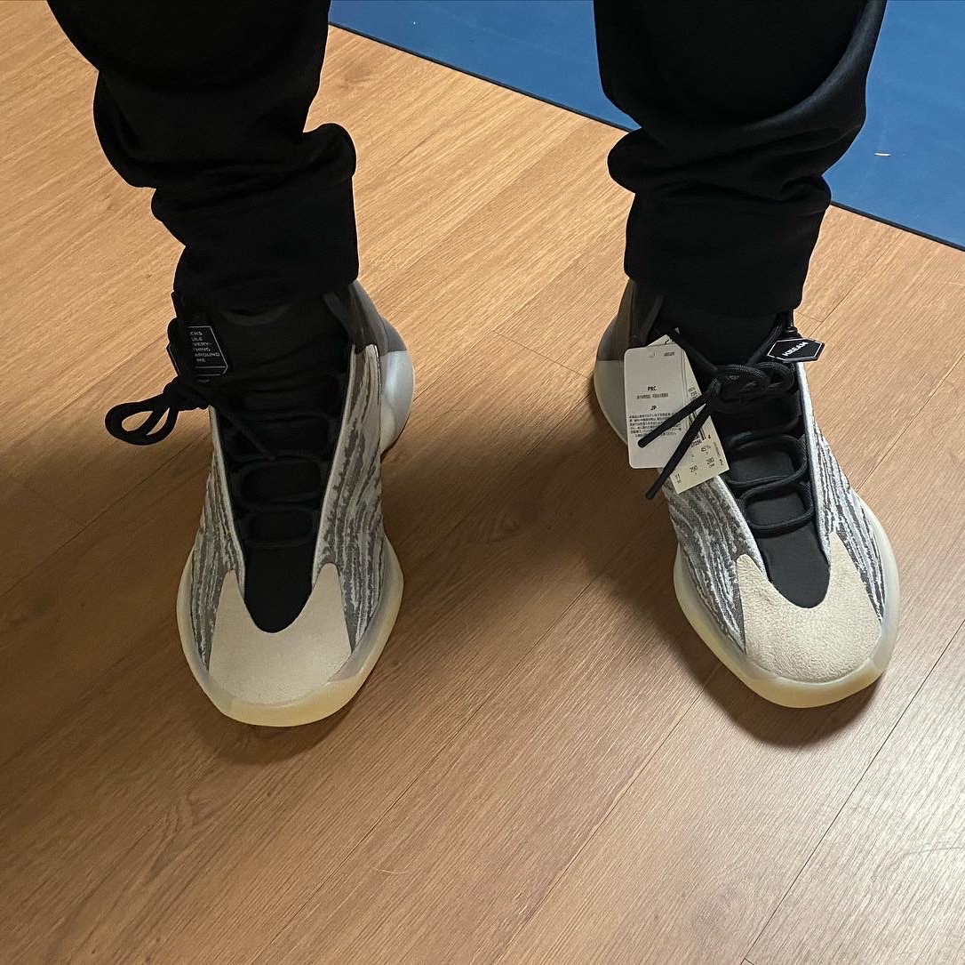 Adidas Yeezy QNTM Lifestyle 착용 스타일 - 1