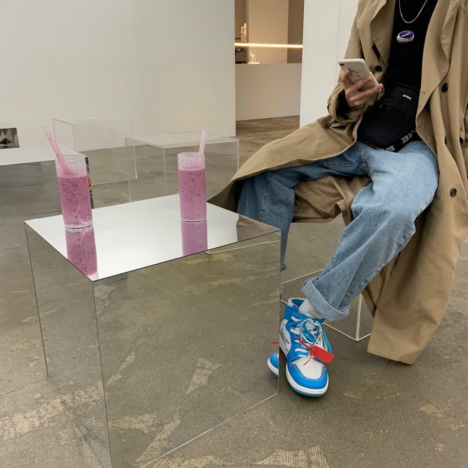 Jordan 1 x Off-White Retro High University Blue 착용 스타일