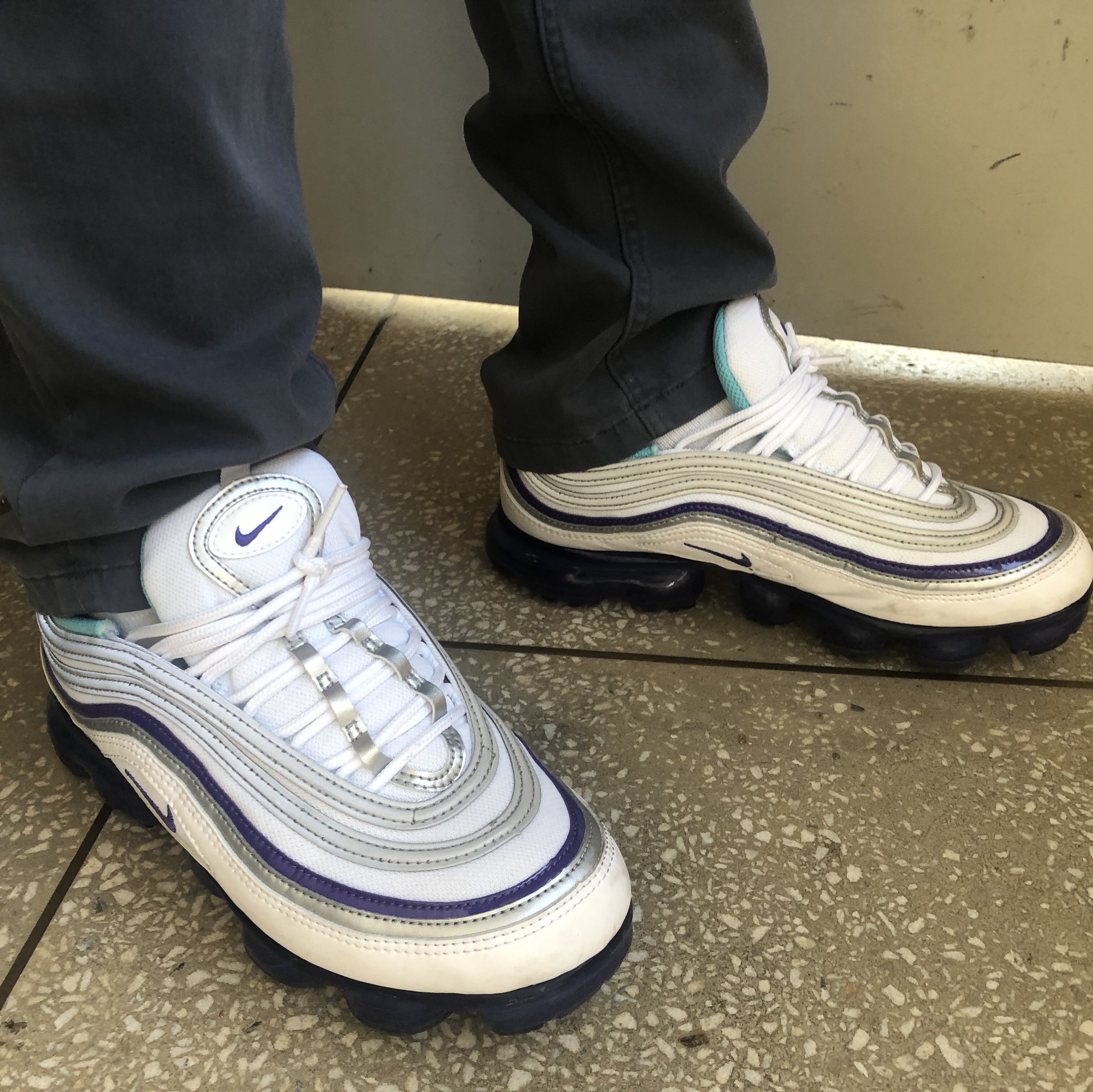Nike Air VaporMax 97 Grape 착용 스타일