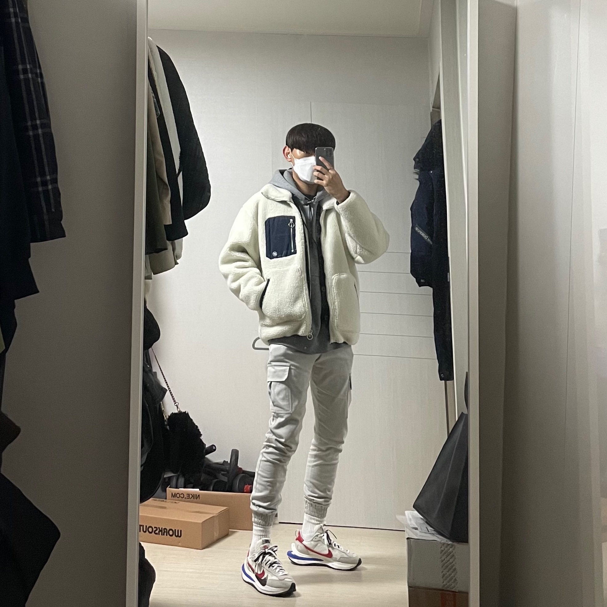 Nike x Sacai VaporWaffle Royal Fuchsia 착용 스타일