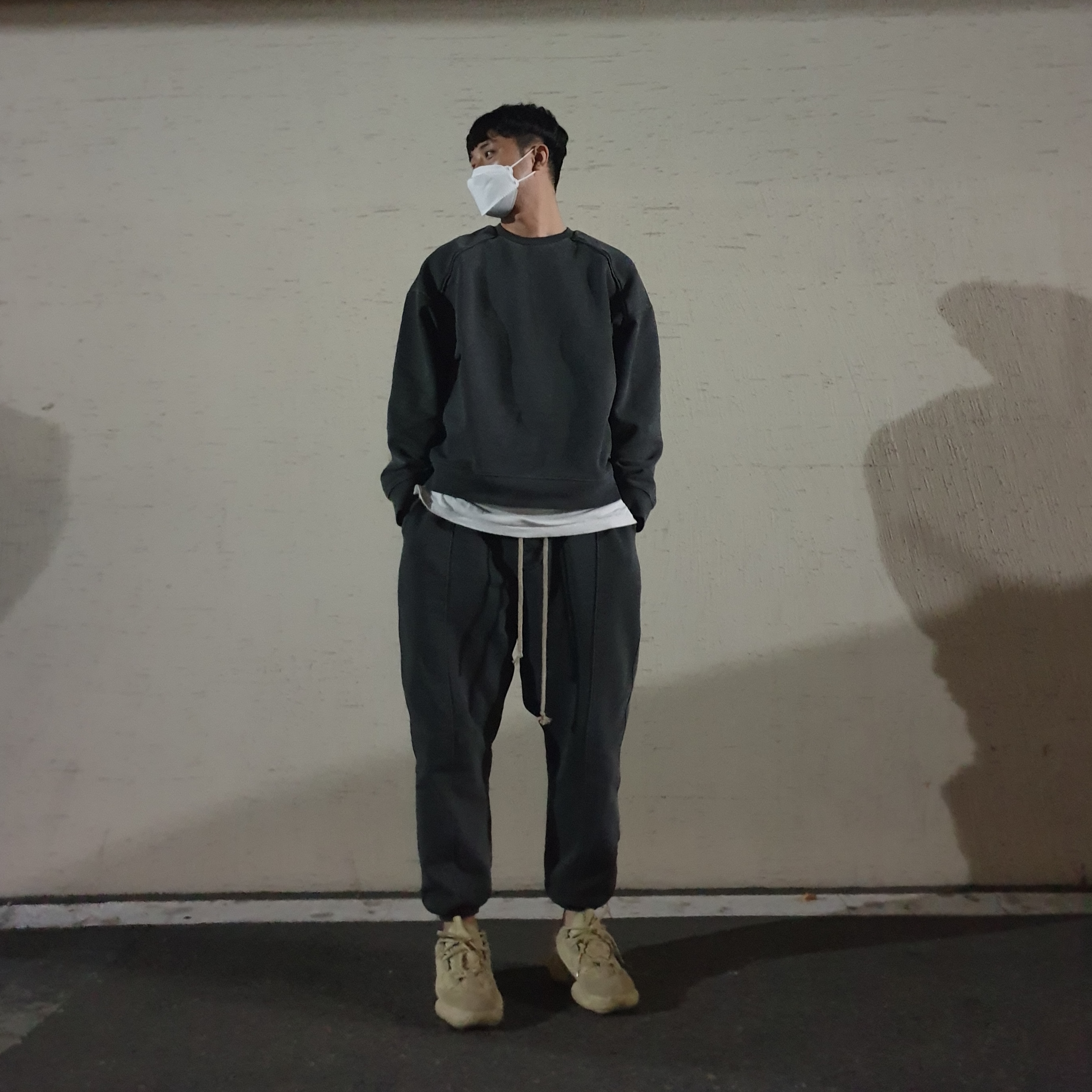 Adidas Yeezy 500 Super Moon Yellow 착용 스타일