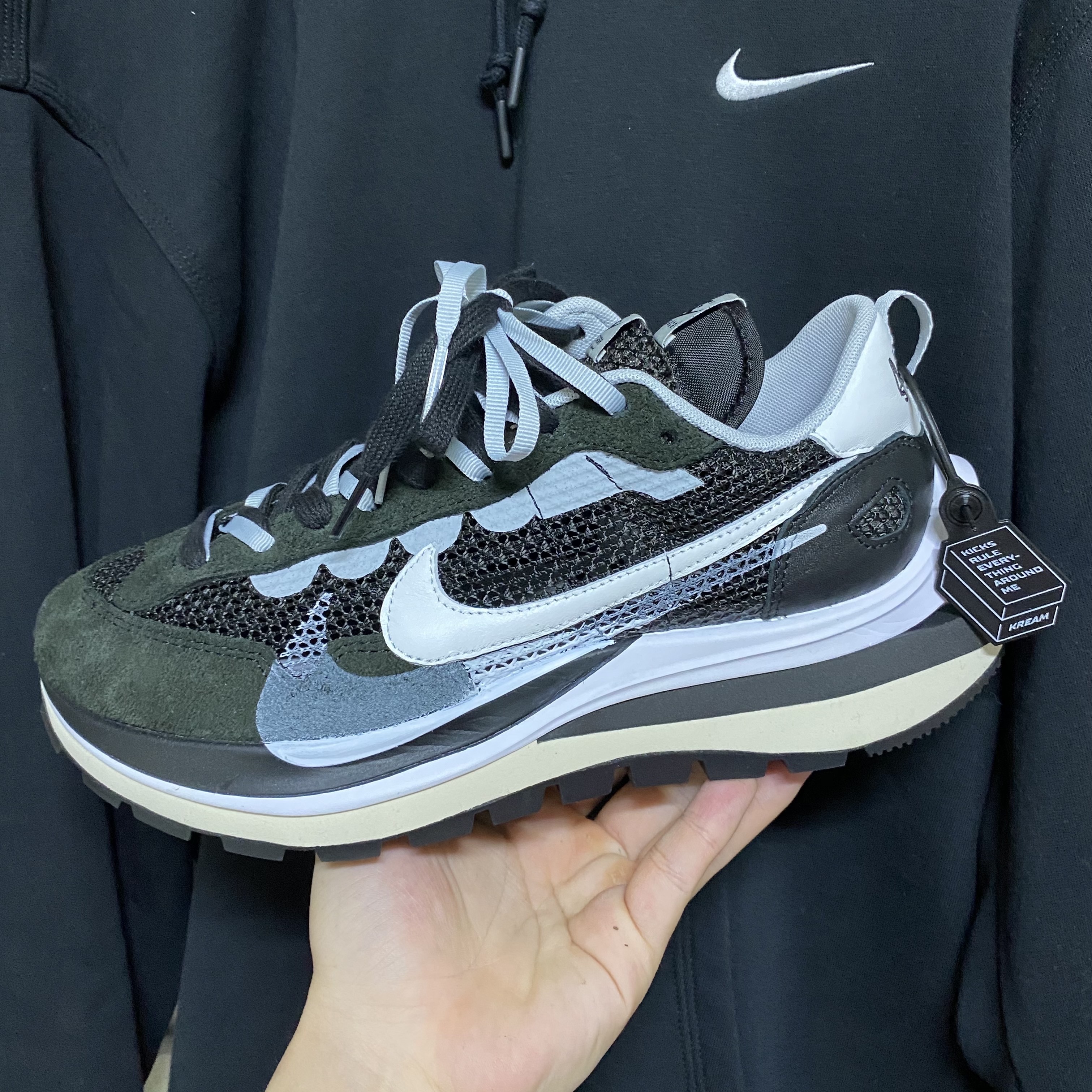 Nike x Sacai VaporWaffle Black White 착용 스타일