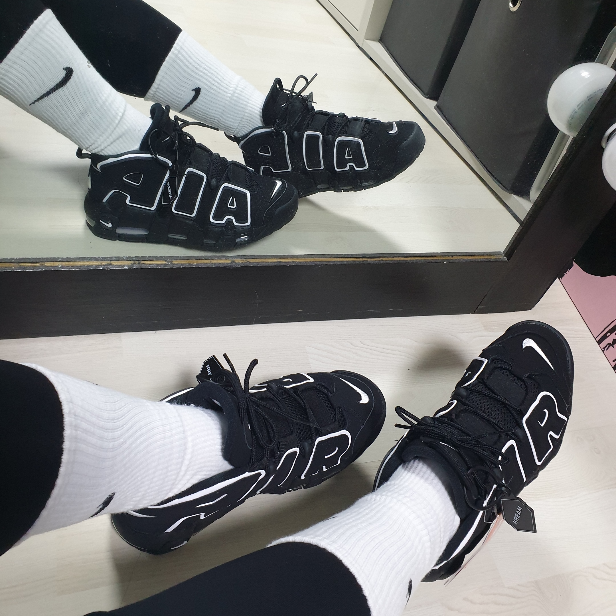 Nike Air More Uptempo Black White 2020 착용 스타일