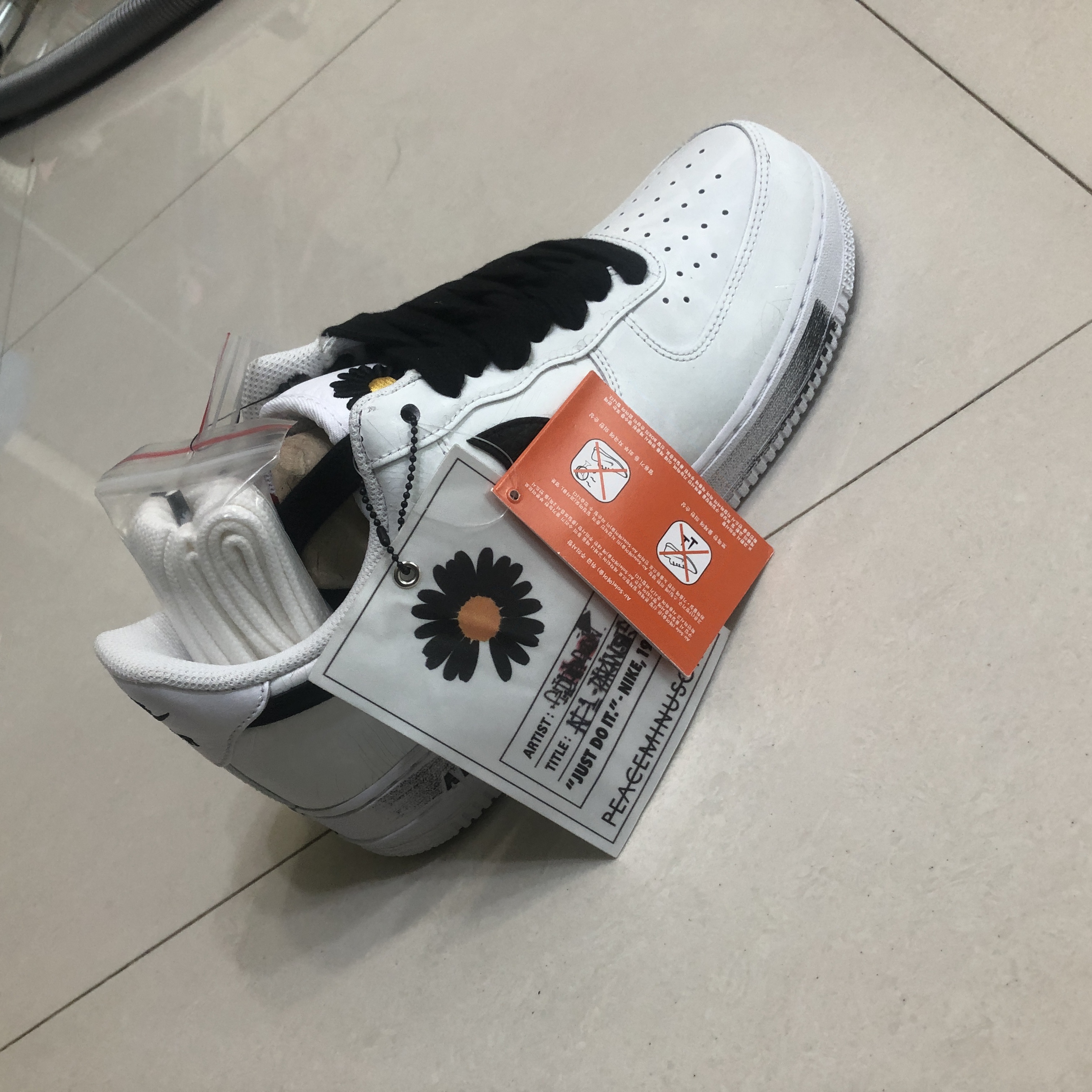Nike x Peaceminusone Air Force 1 Low Para-Noise 2.0 착용 스타일 - 2