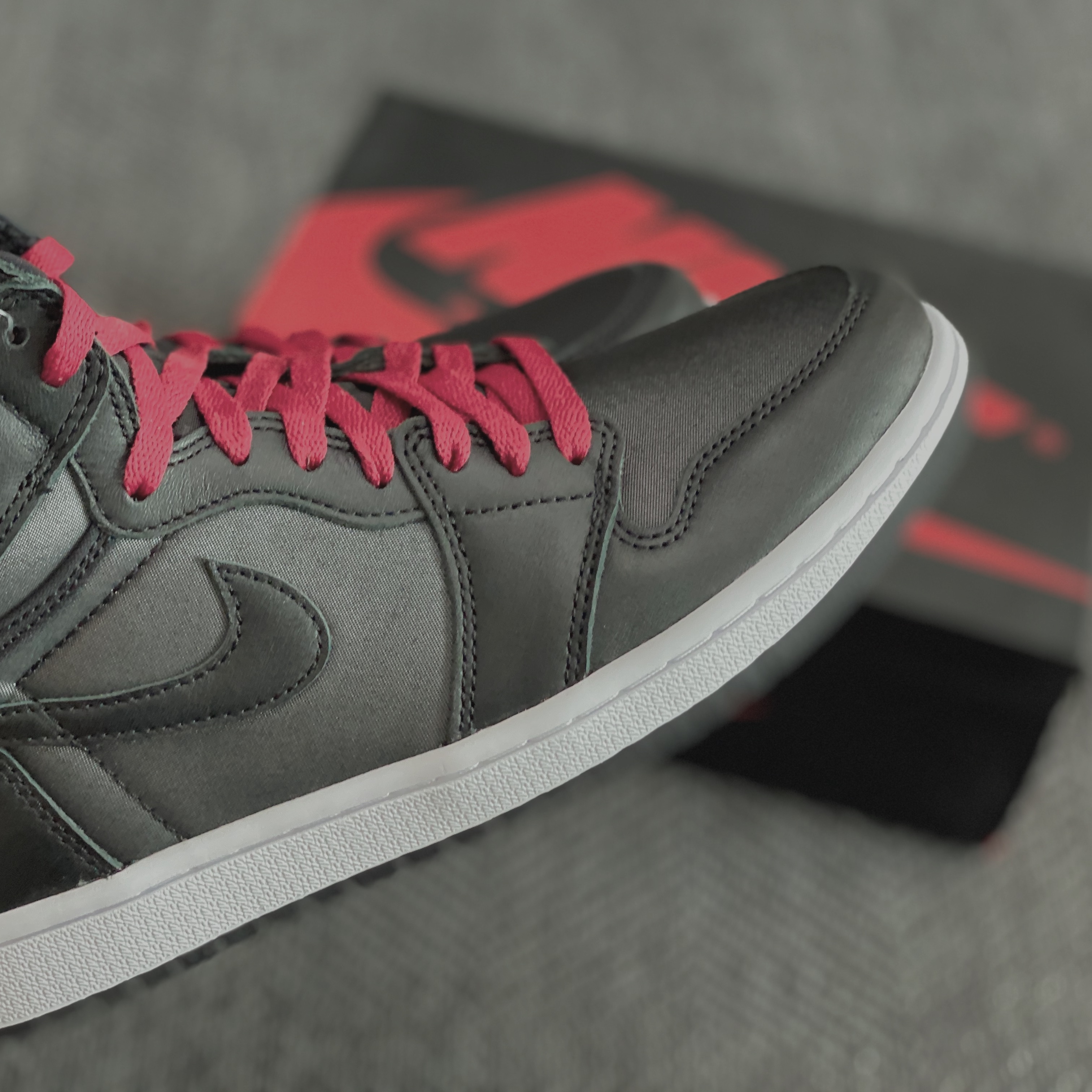 Jordan 1 Retro High OG Black Gym Red Black 착용 스타일