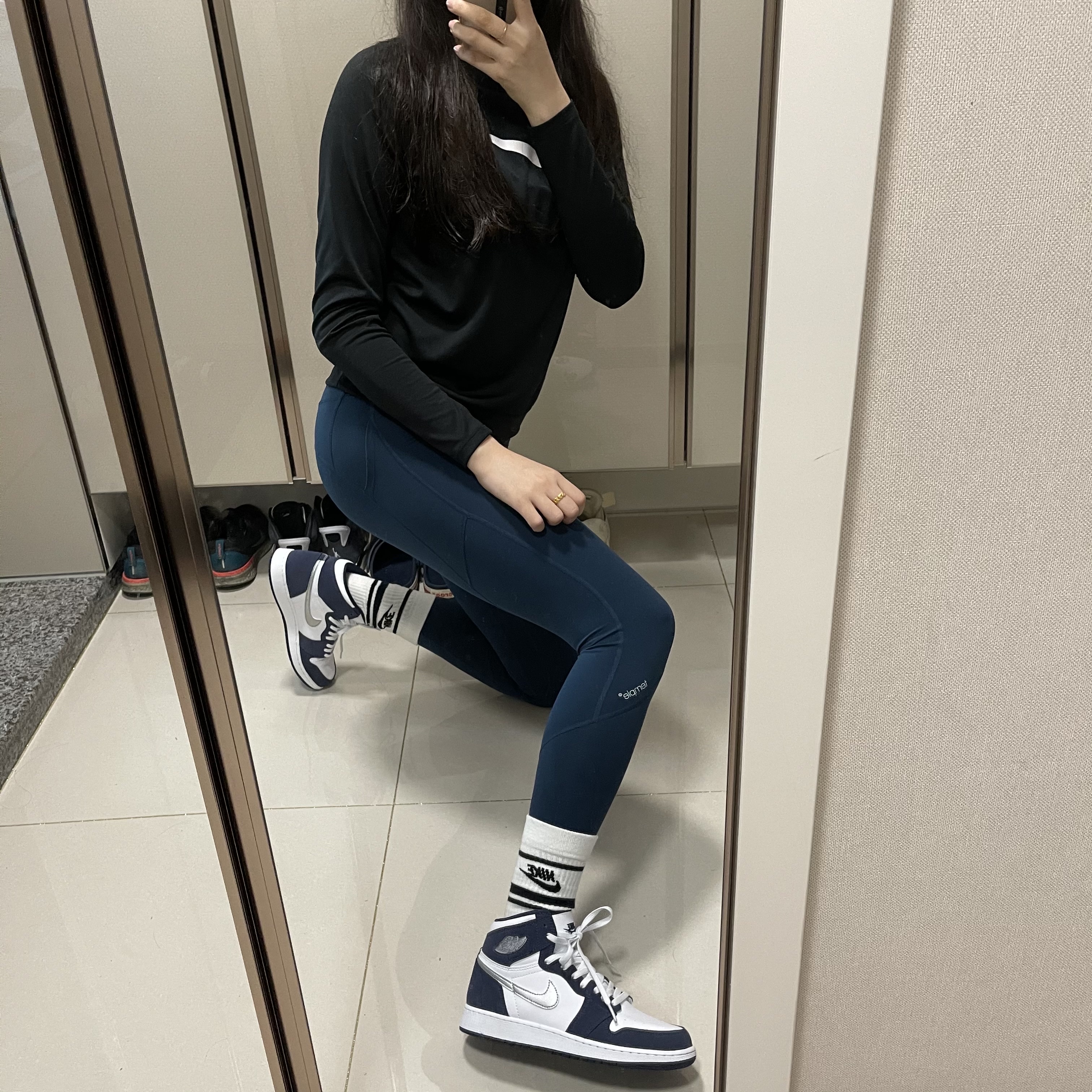 Jordan 1 Retro High OG CO.JP Midnight Navy, (GS) Jordan 1 Retro High OG CO.JP Midnight Navy 착용 스타일 - 1