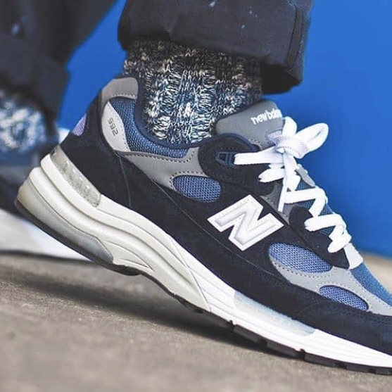 New Balance 992 Made in USA Navy 착용 스타일 - 1
