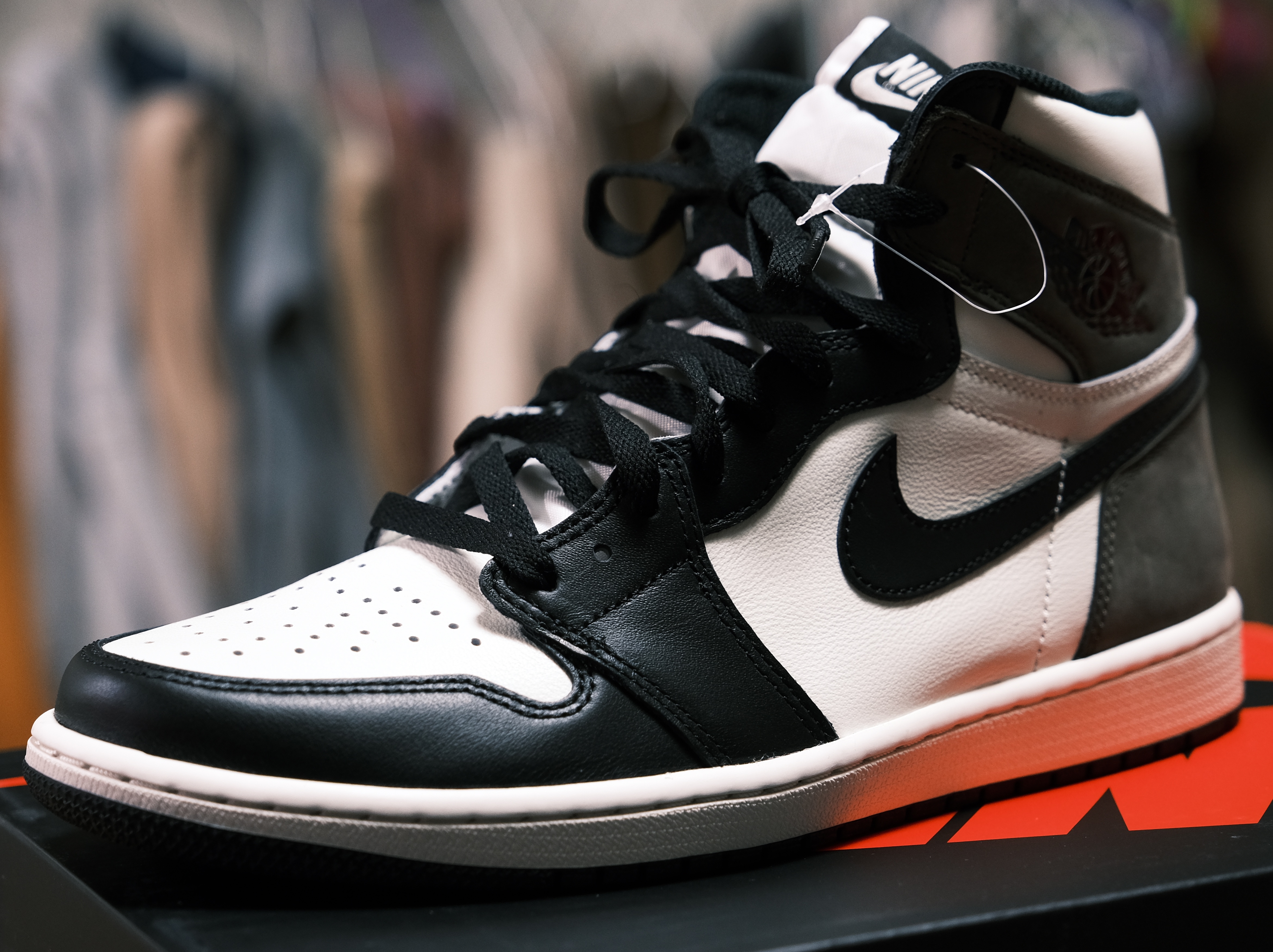 Jordan 1 Retro High OG Black Mocha 착용 스타일
