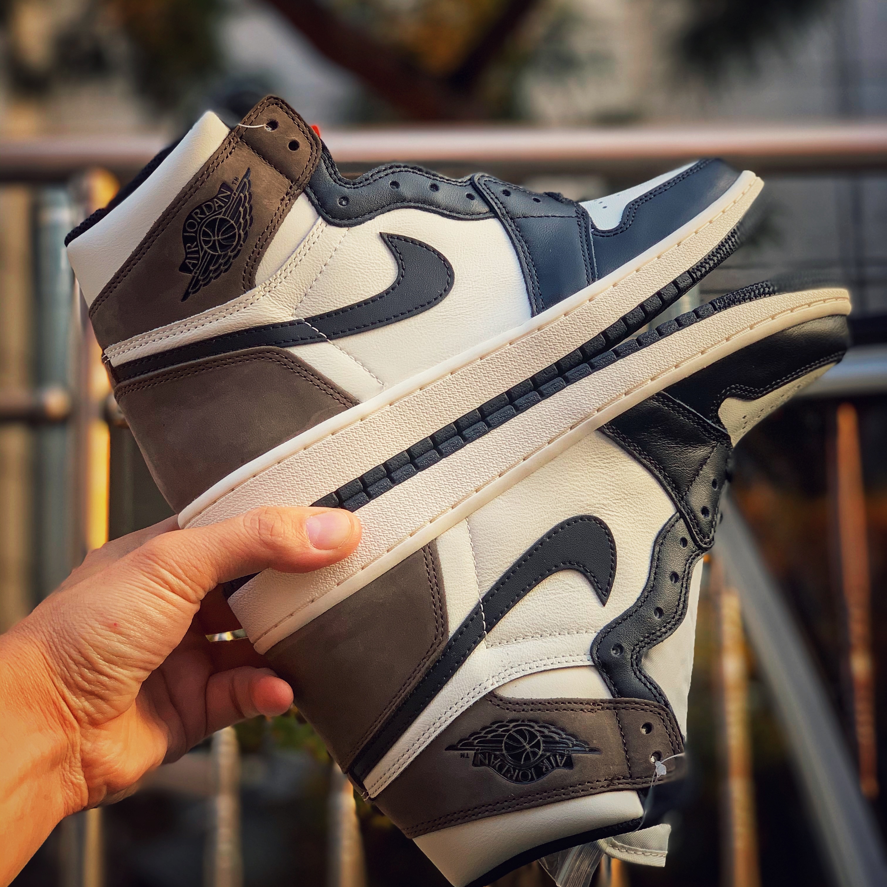 Jordan 1 Retro High OG Black Mocha 착용 스타일