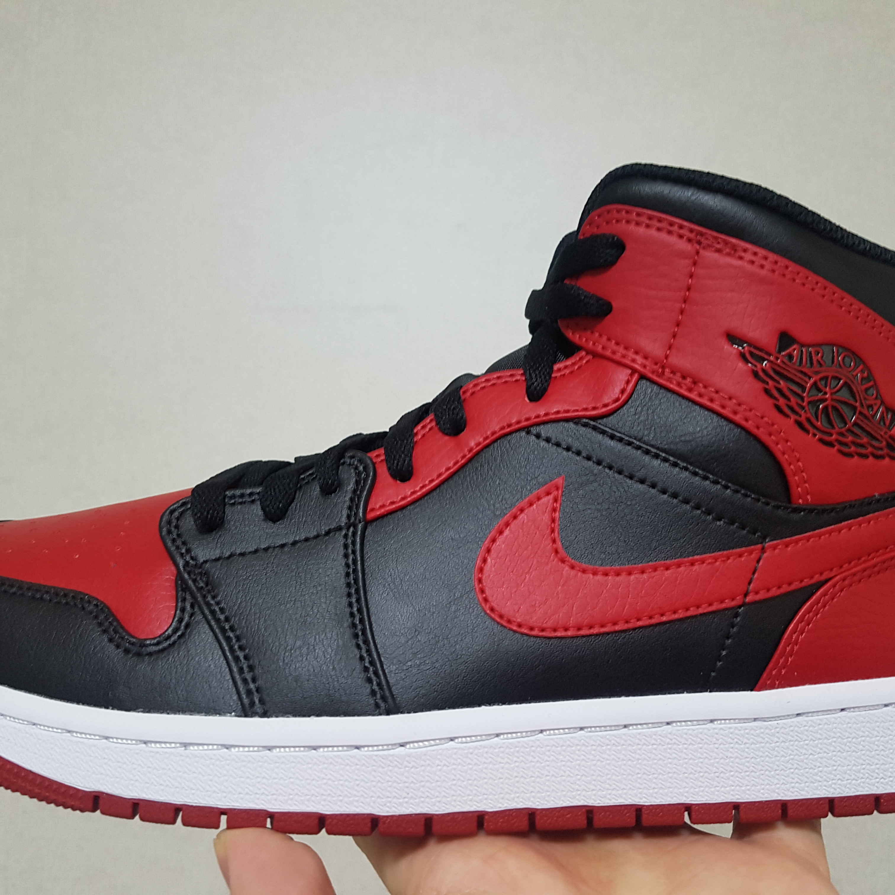 Jordan 1 Mid Bred Banned 2020 착용 스타일