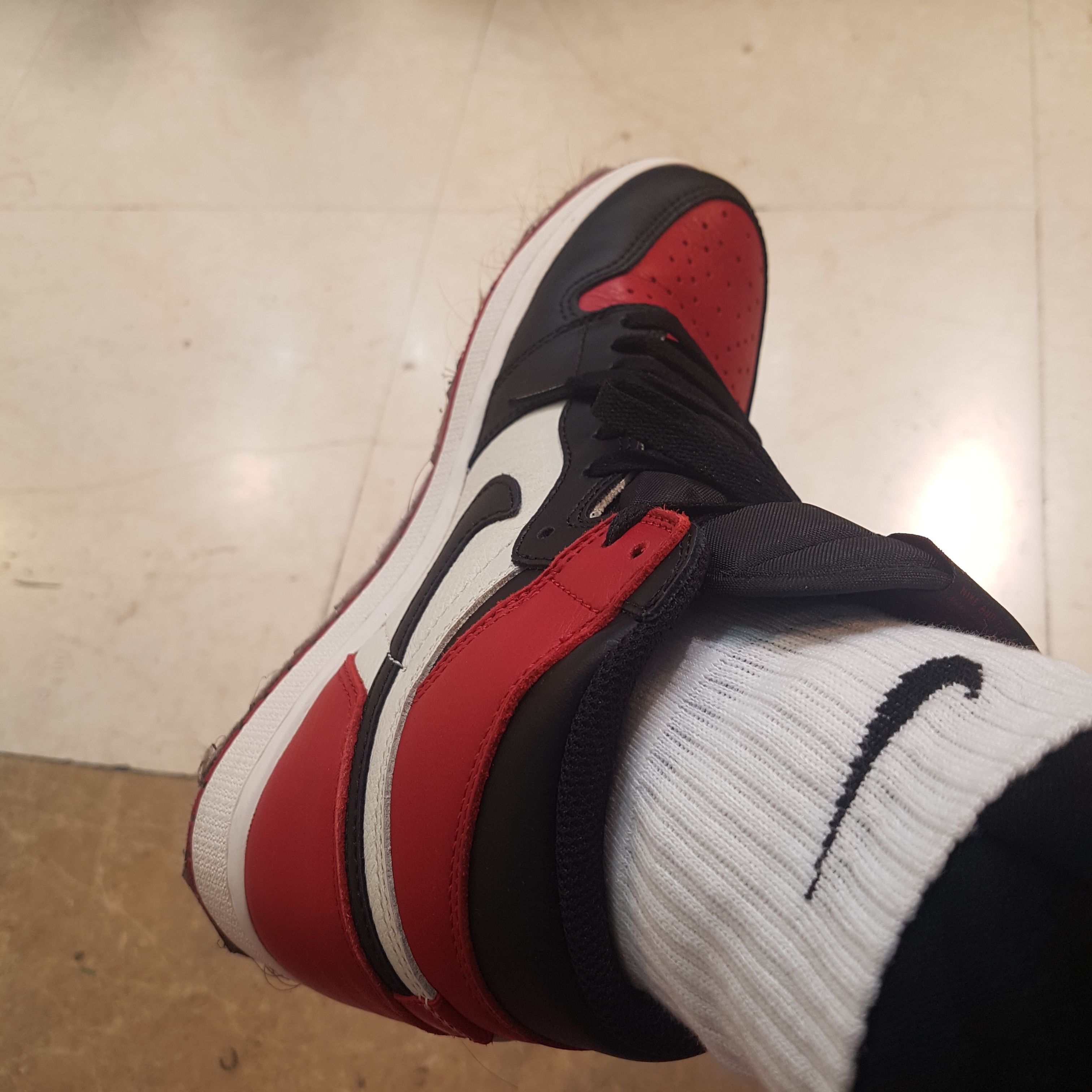 Jordan 1 Retro High OG Bred Toe 착용 스타일 - 2