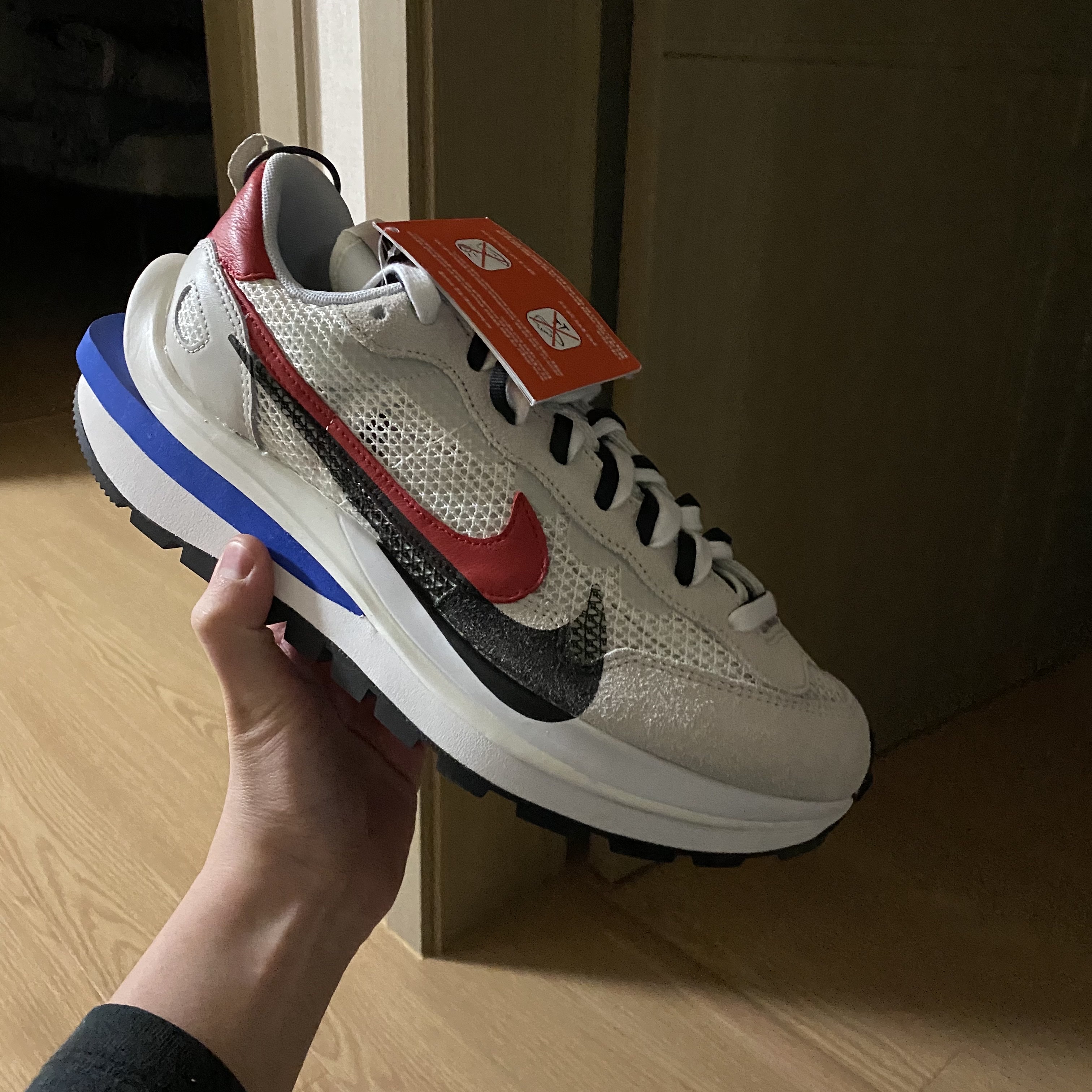 Nike x Sacai VaporWaffle Royal Fuchsia 착용 스타일