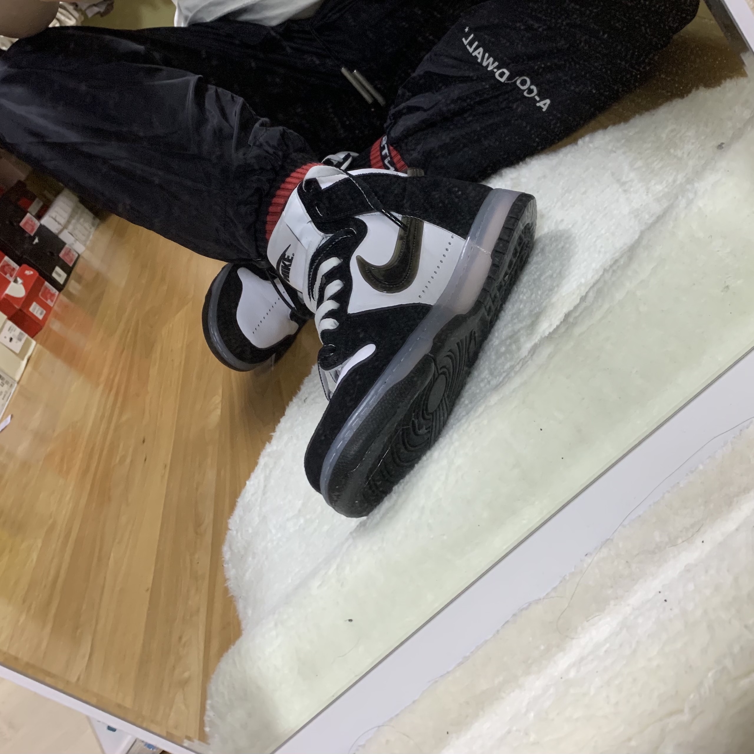 Nike x Slam Jam Dunk High SP Clear Black 착용 스타일