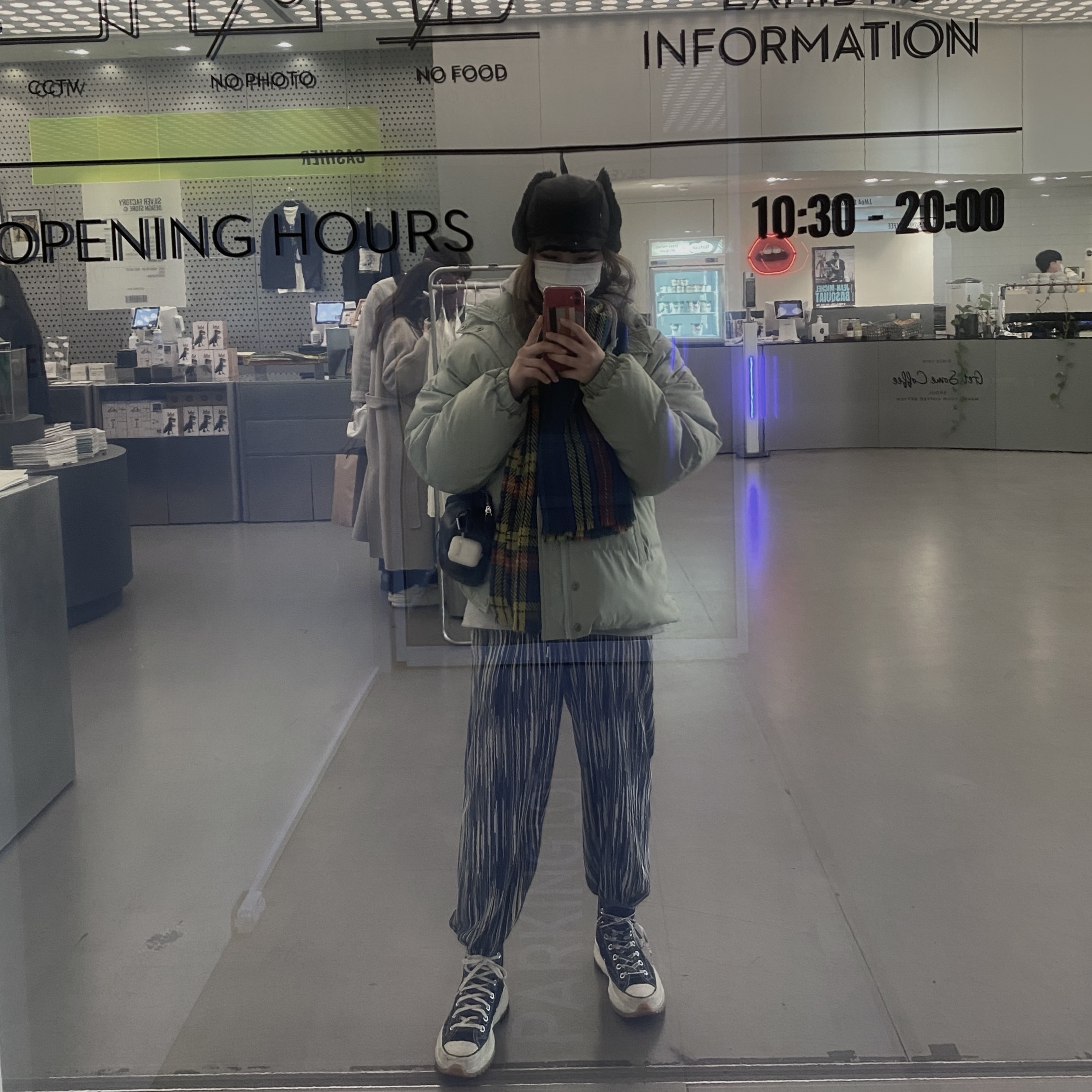 Converse x JW Anderson Run Star Hike Hi Black 착용 스타일 - 3