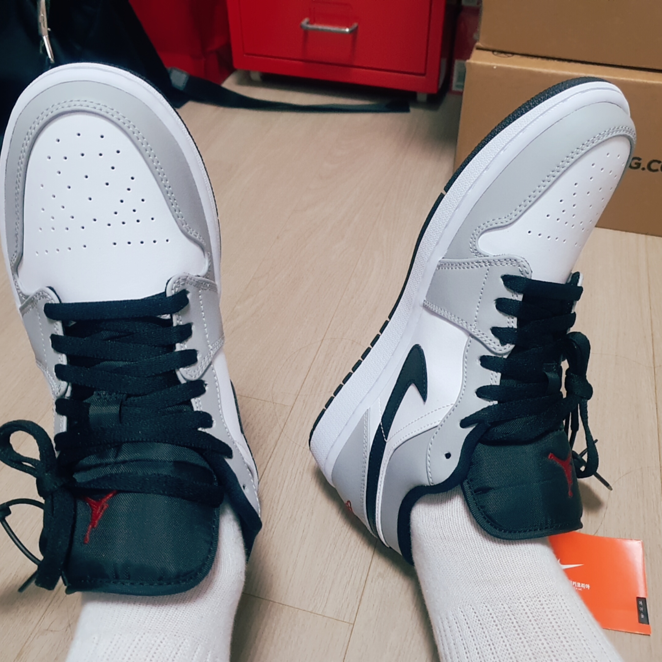 Jordan 1 Low Light Smoke Grey 착용 스타일 - 2