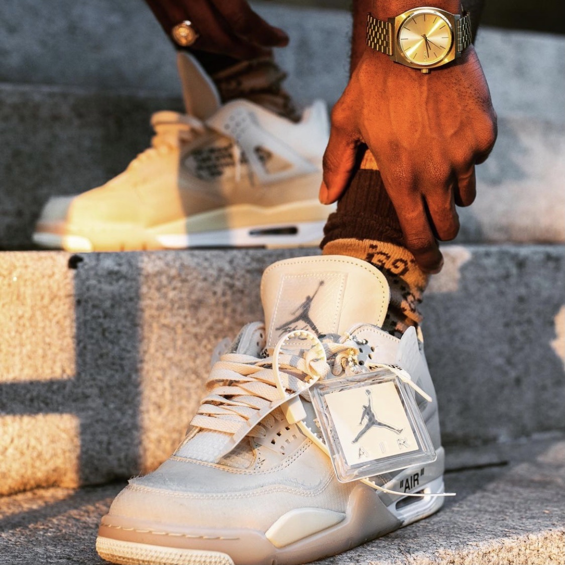 (W) Jordan 4 x Off-White Retro SP Sail 착용 스타일 - 2