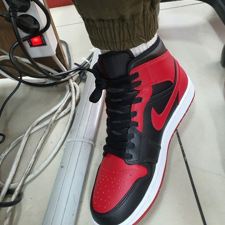 Jordan 1 Mid Bred Banned 2020 착용 스타일